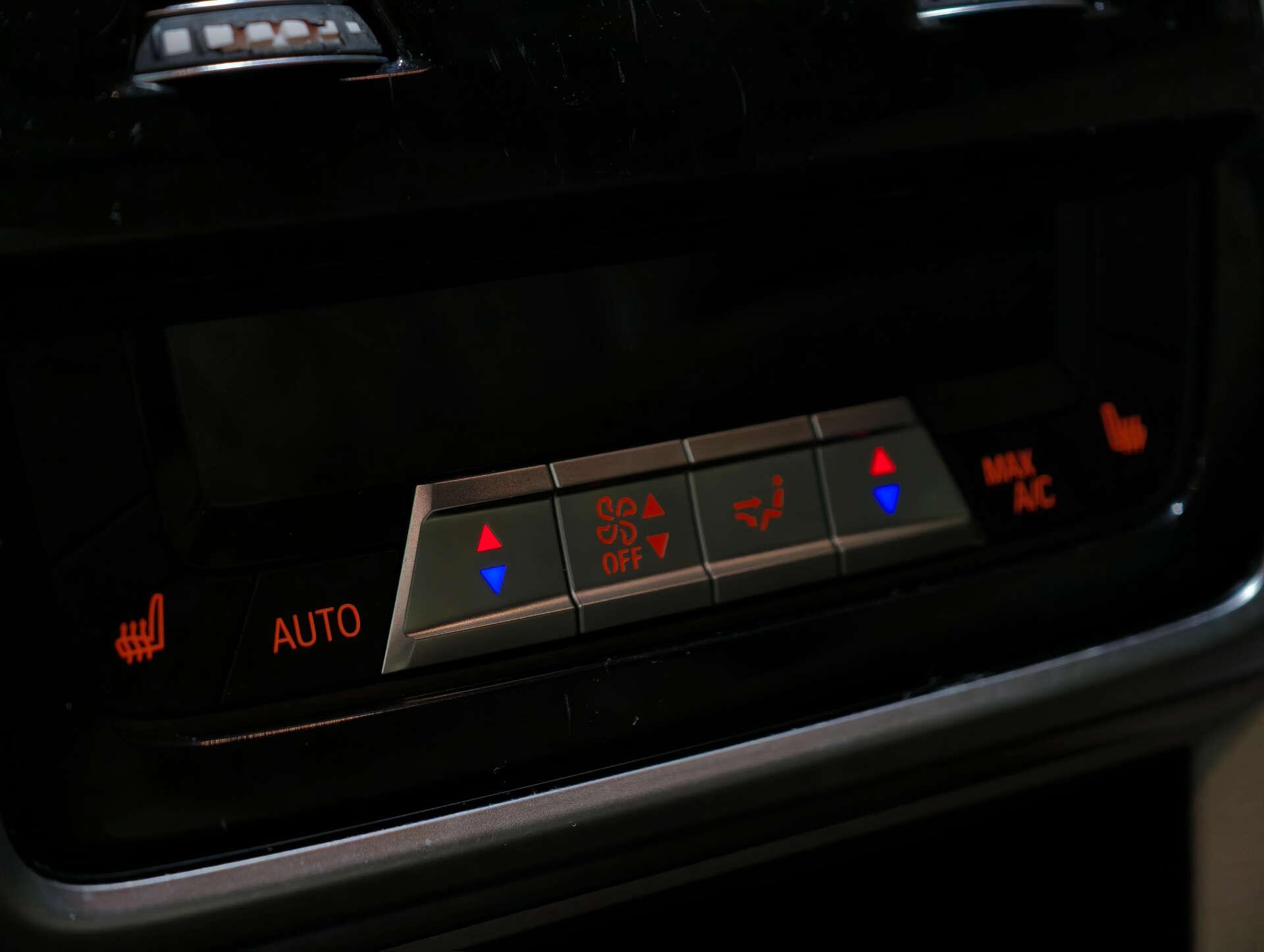 BMW X7 view 28