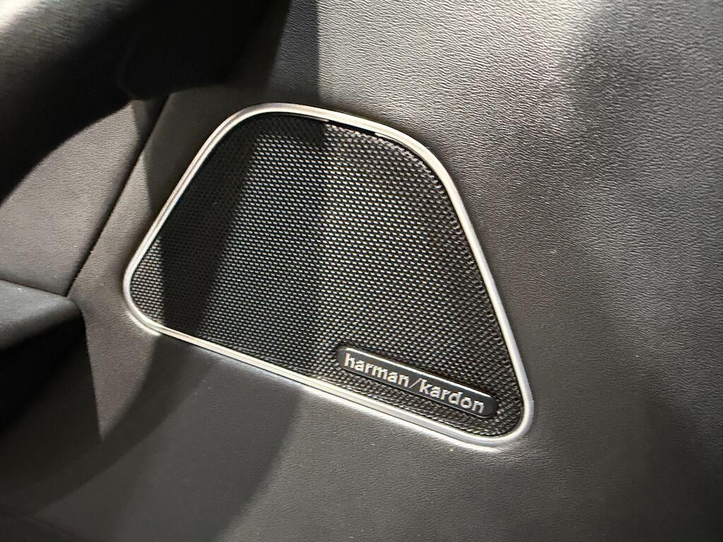 Maserati Levante view 36