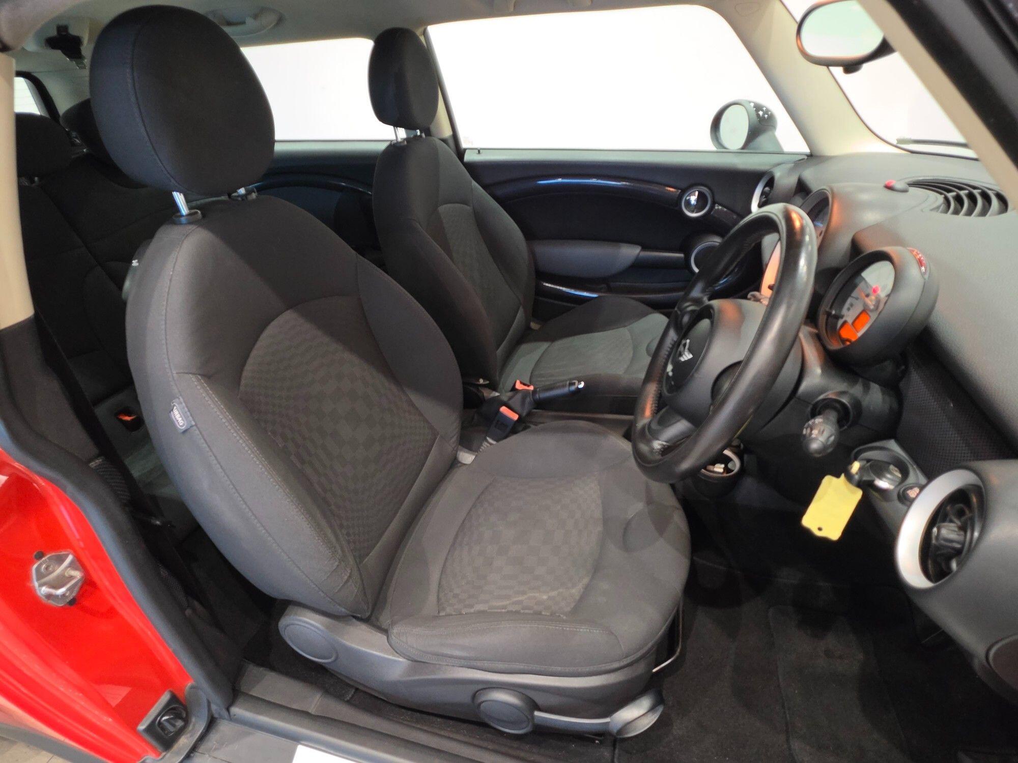 Mini Clubman view 60
