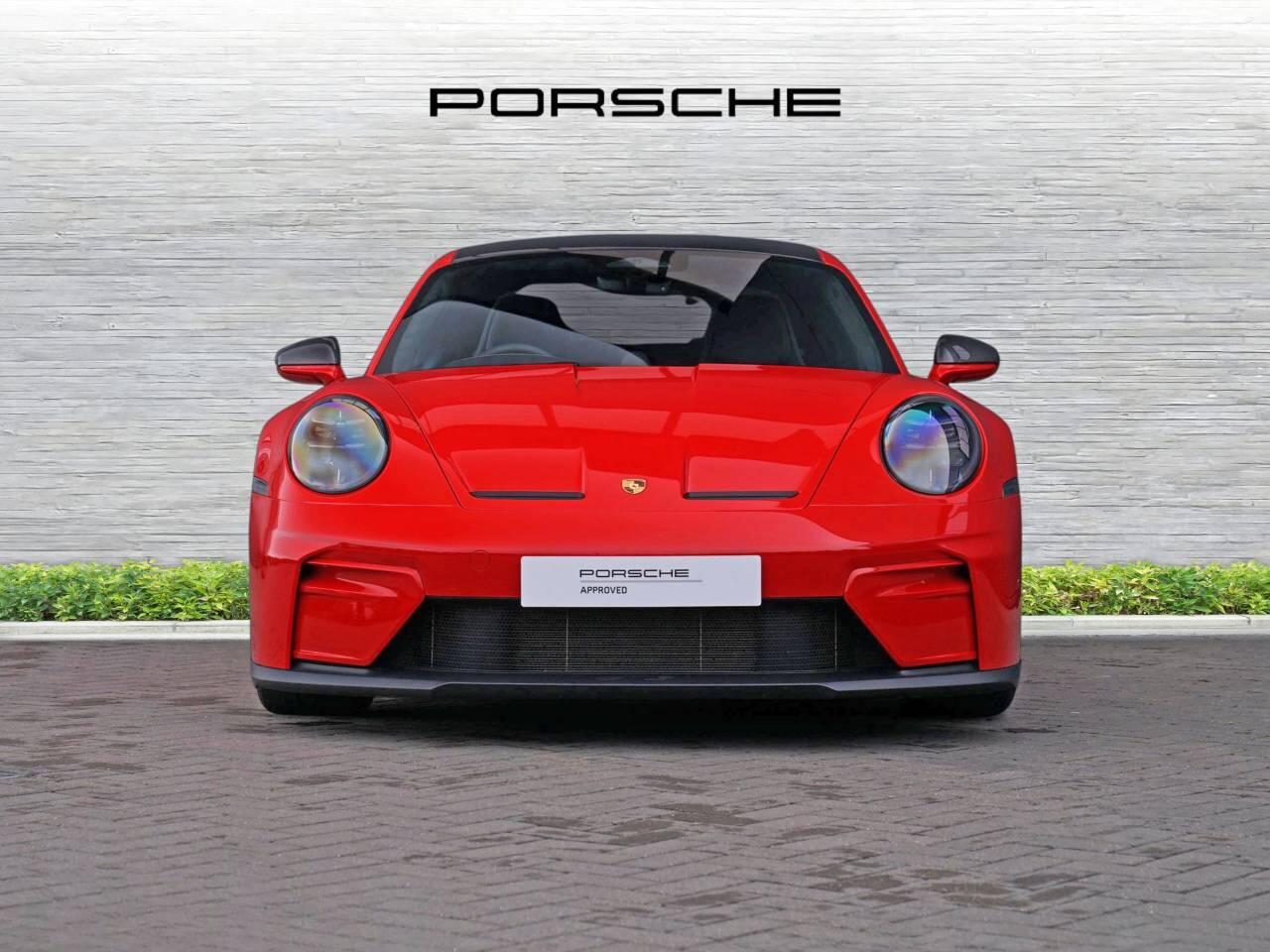 Porsche 911 view 7