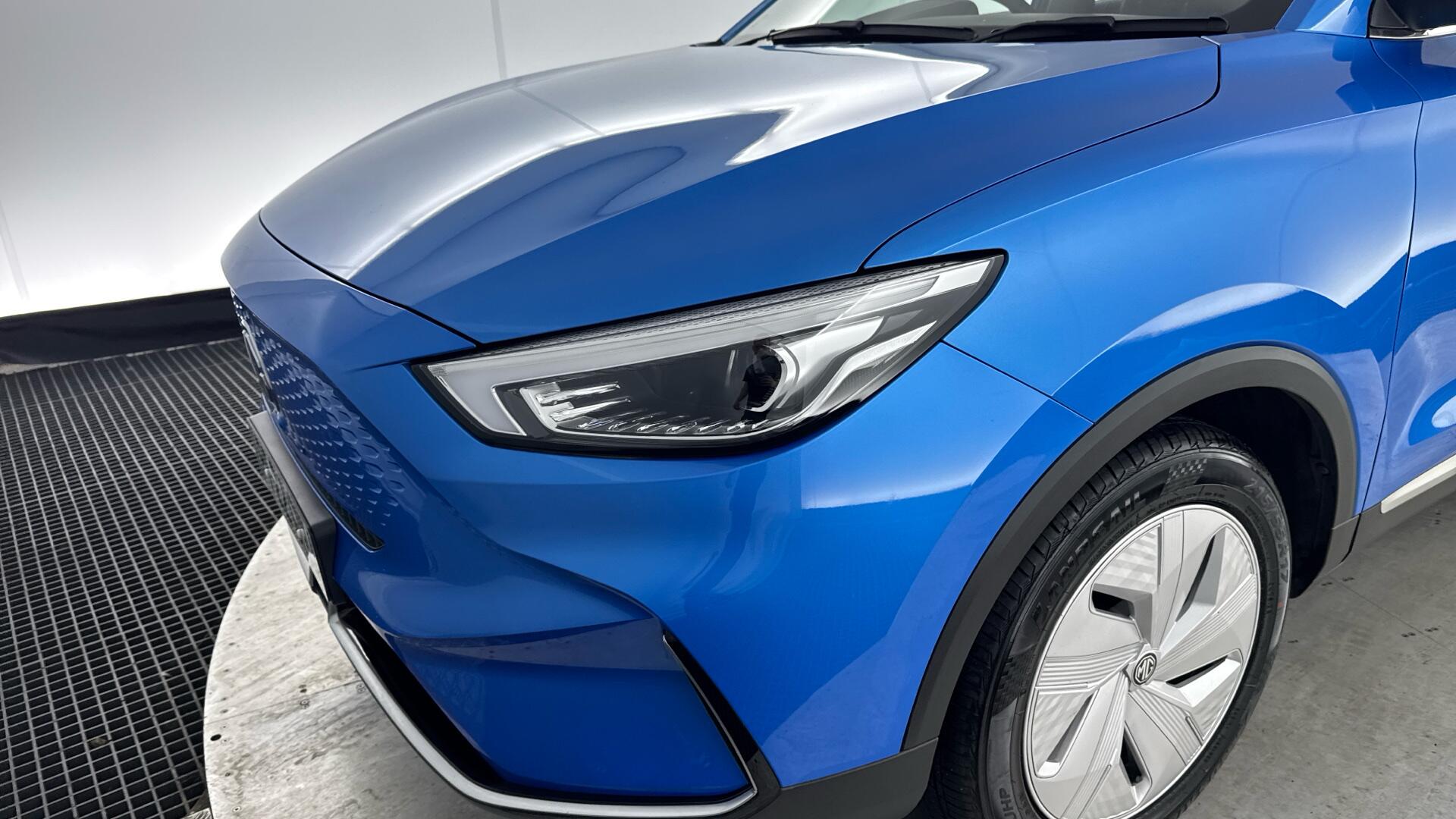 MG ZS view 25