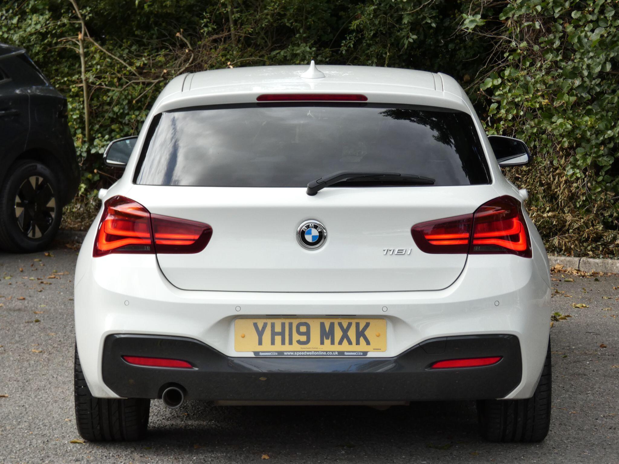 BMW 1 Series view 15