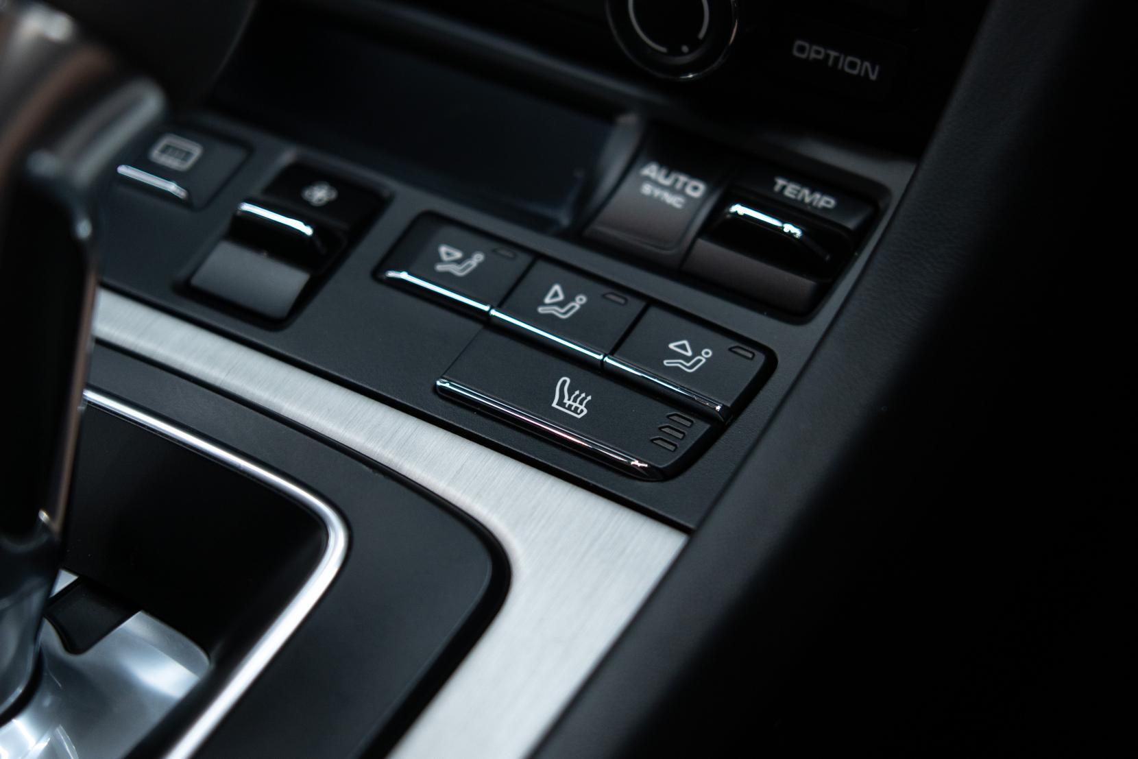 Porsche 911 view 15