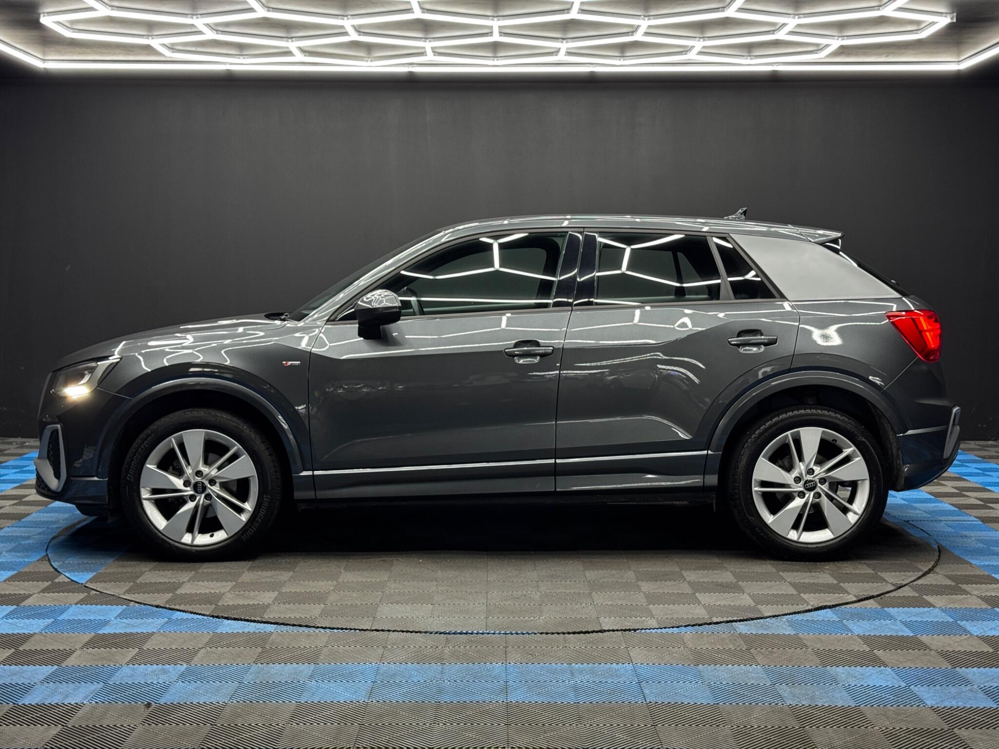 Audi Q2 view 8