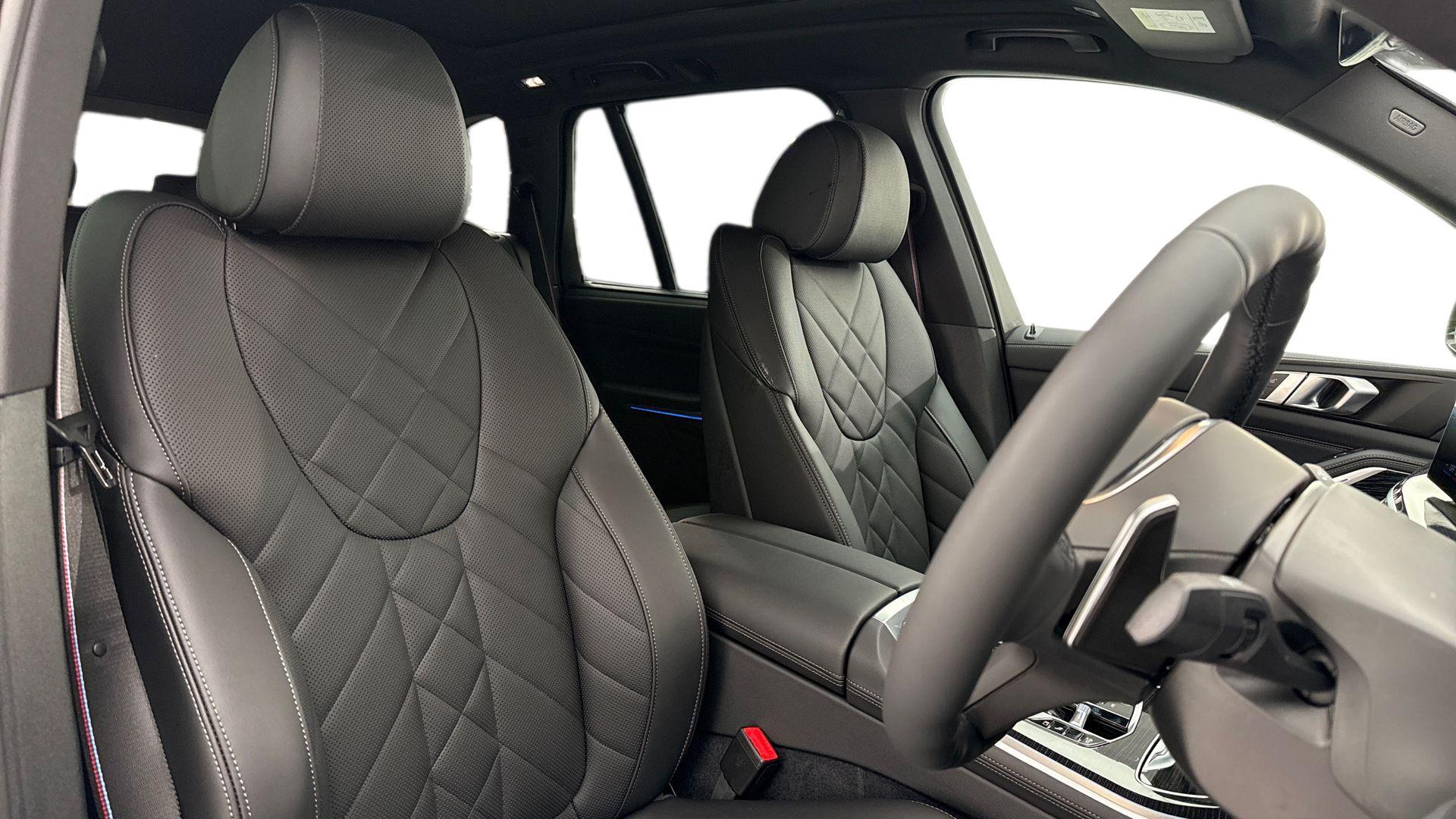 BMW X5 view 11