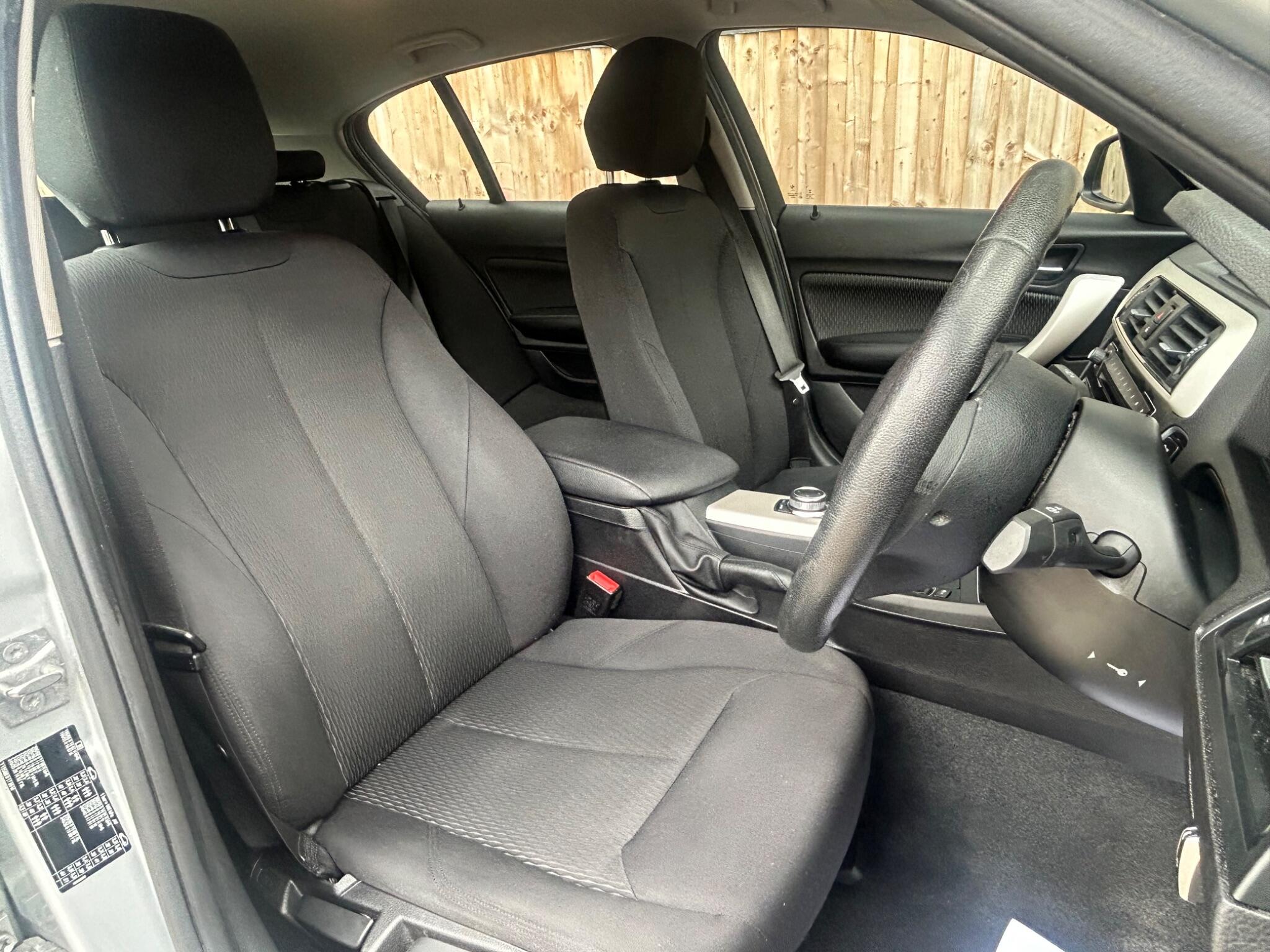 BMW 1 Series view 3