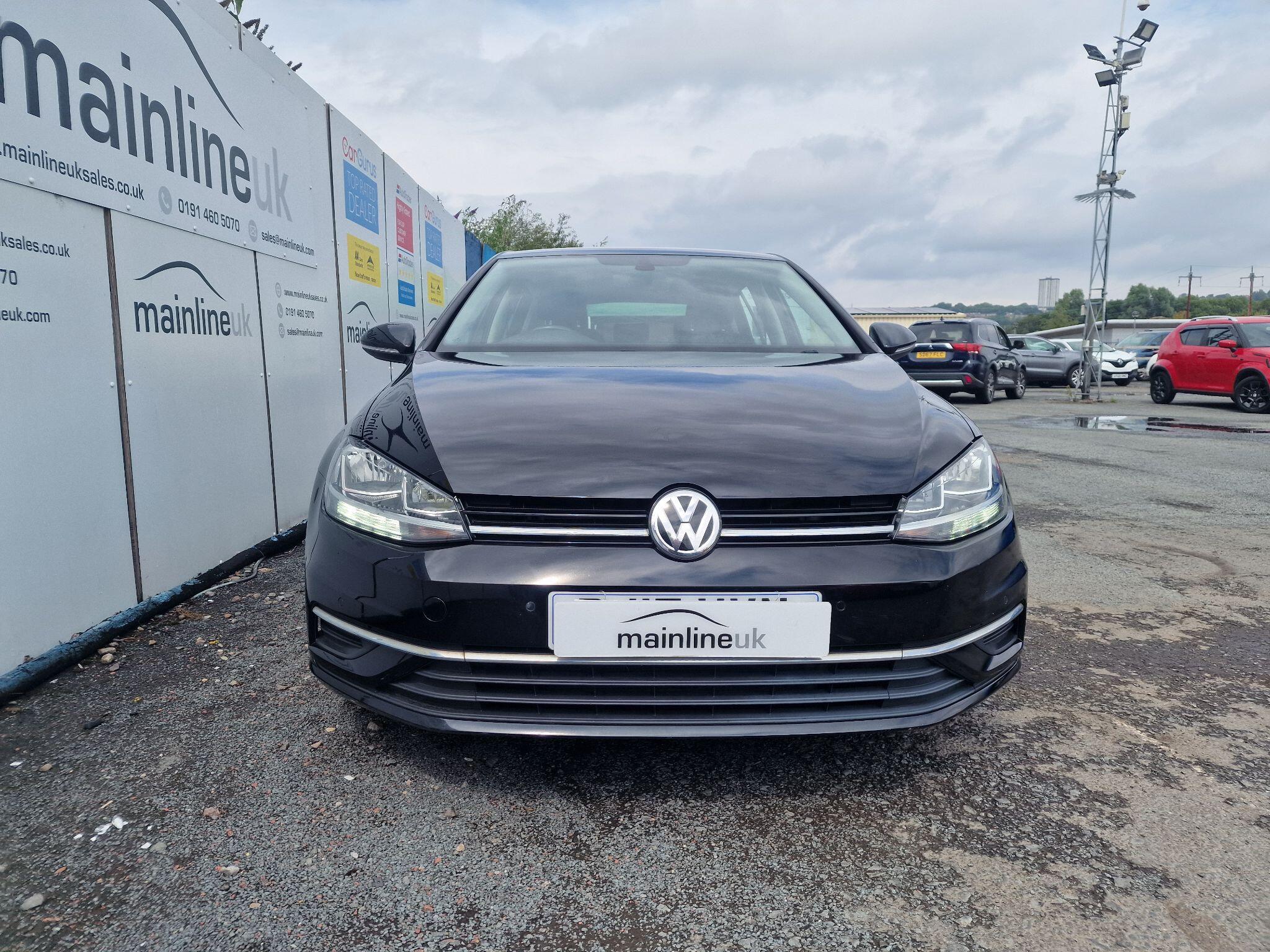 Volkswagen Golf view 2