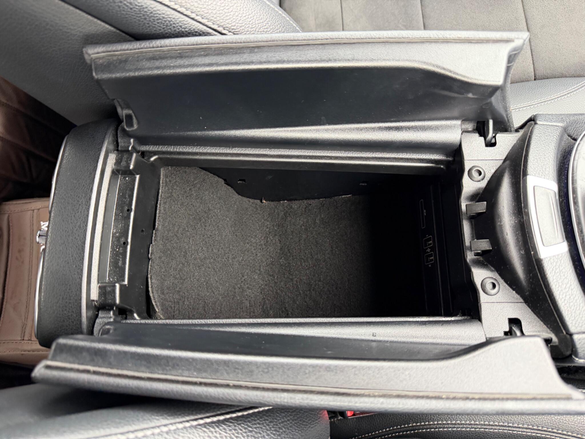 Mercedes-Benz E-Class view 42