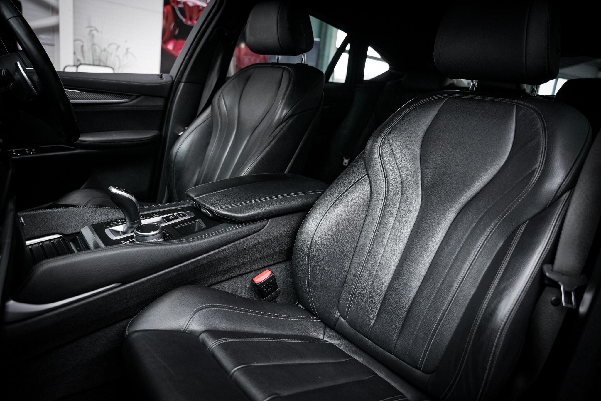 BMW X6 view 24