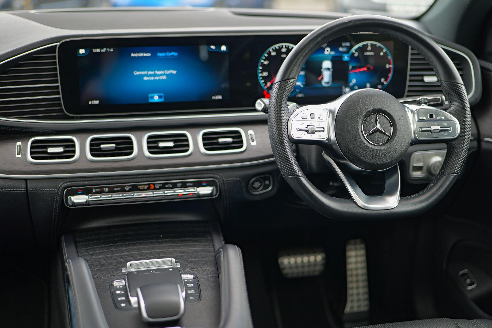 Mercedes-Benz Gle view 16