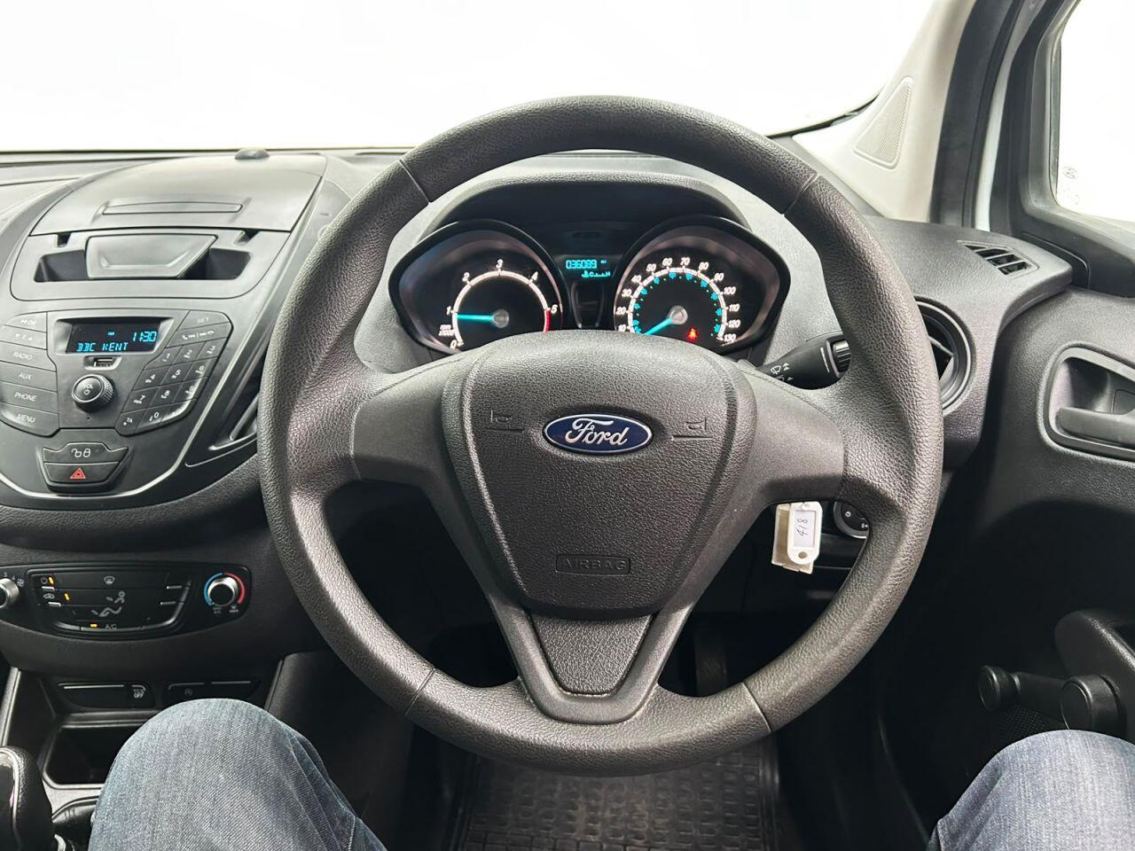 Ford Transit Courier view 18