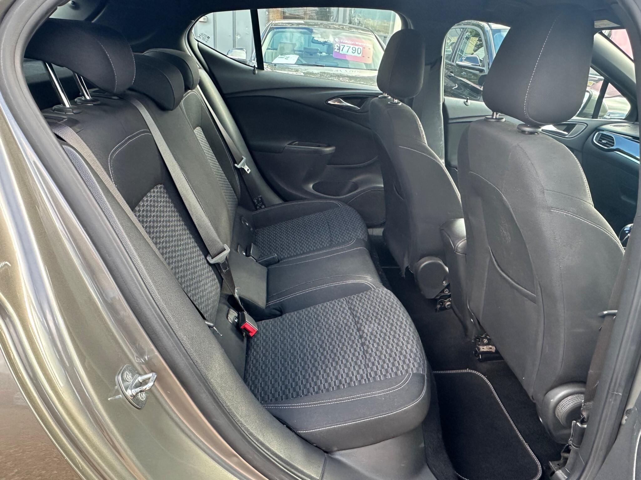 Vauxhall Astra view 14