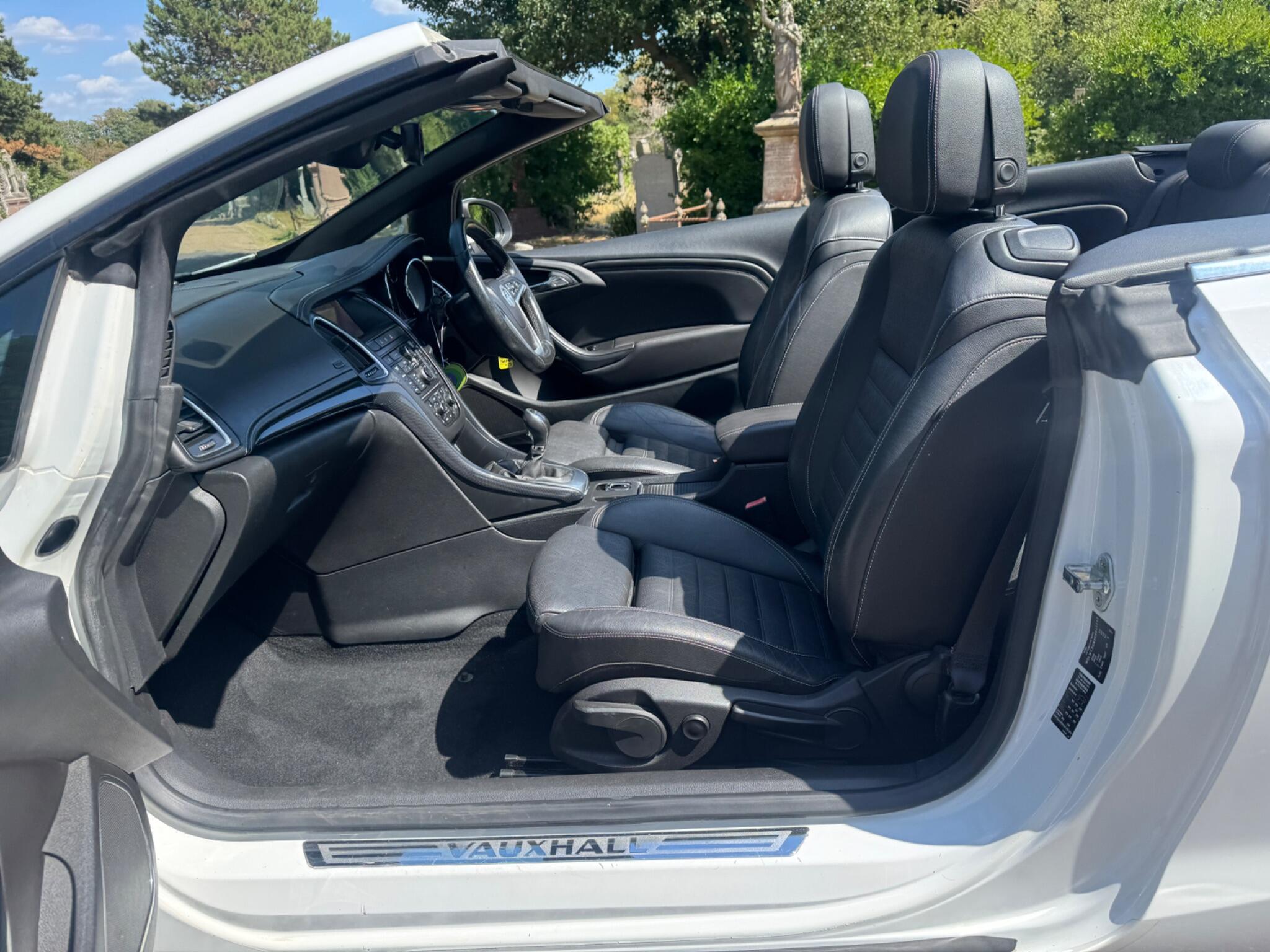 Vauxhall Cascada view 61