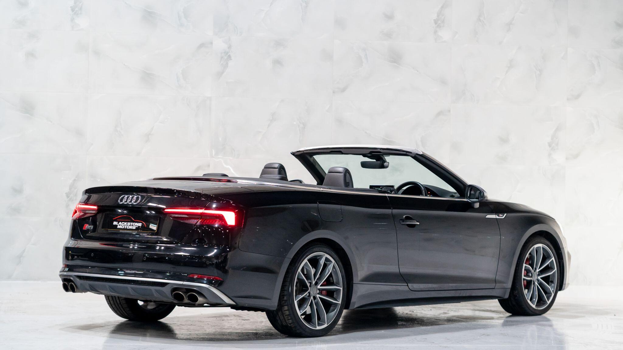 Audi S5 view 7