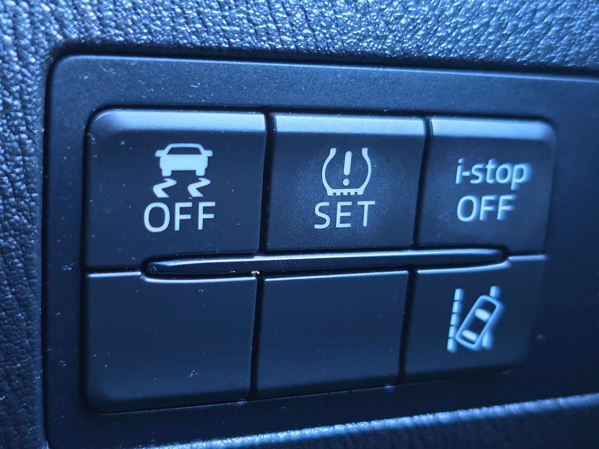 Mazda Mazda2 view 23