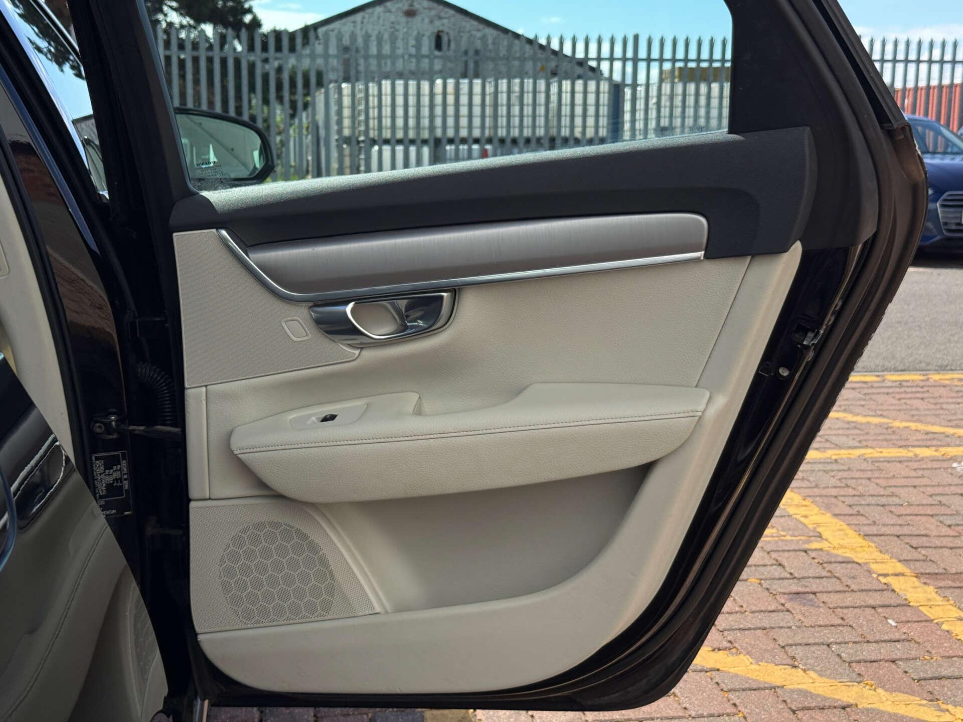 Volvo V90 view 26