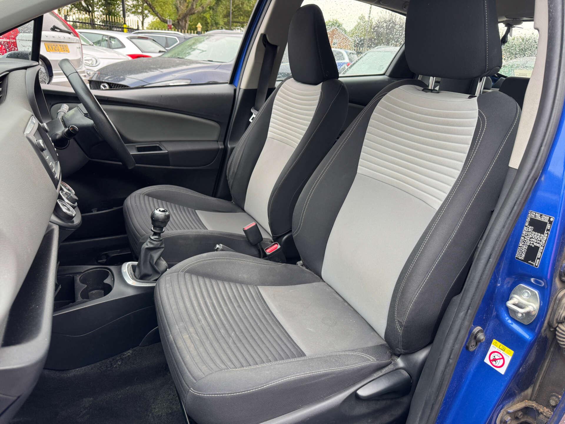 Toyota Yaris view 2