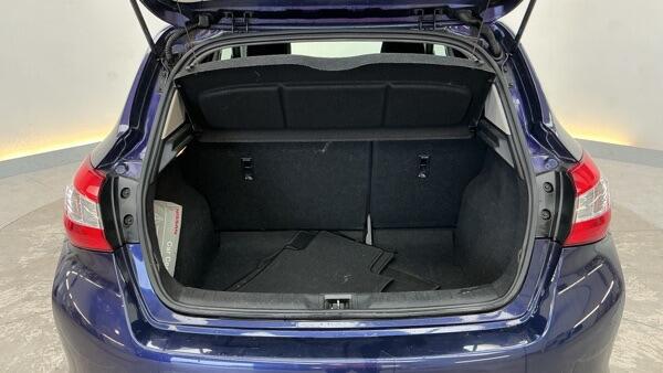 Nissan Pulsar view 11
