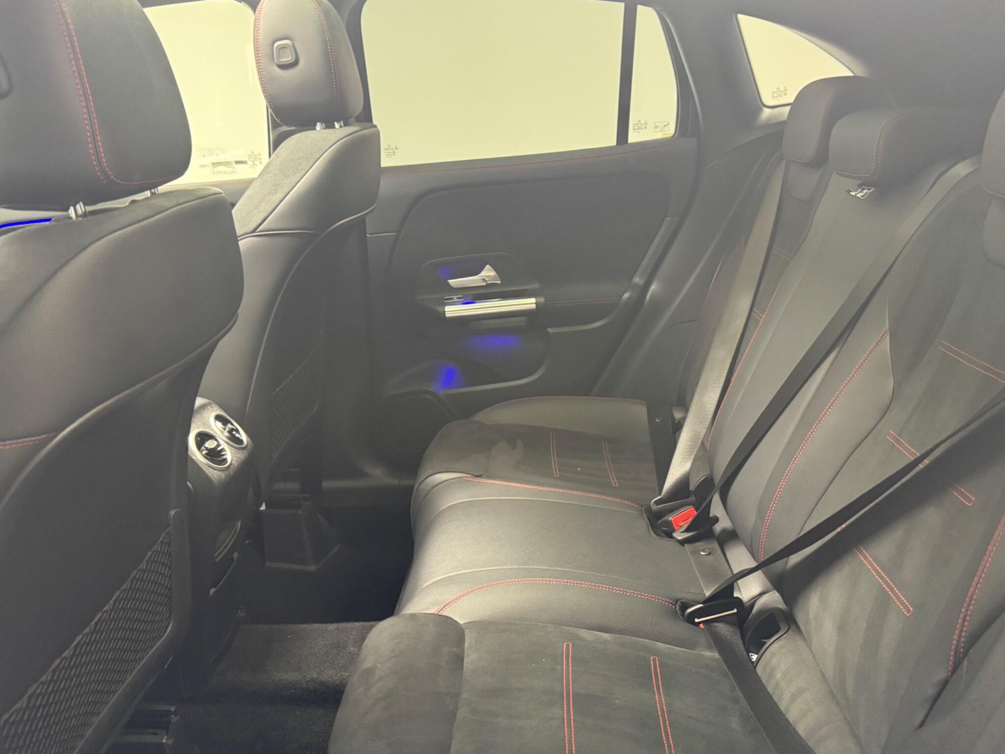 Mercedes-Benz Gla view 9