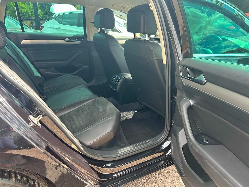 Volkswagen Passat view 12