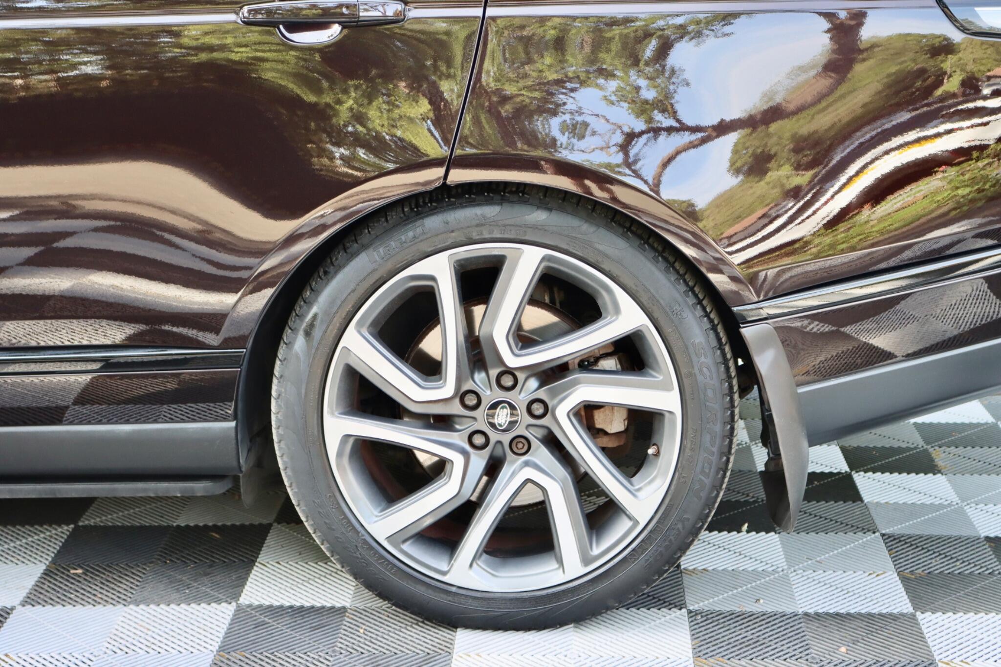 Land Rover Range Rover view 23
