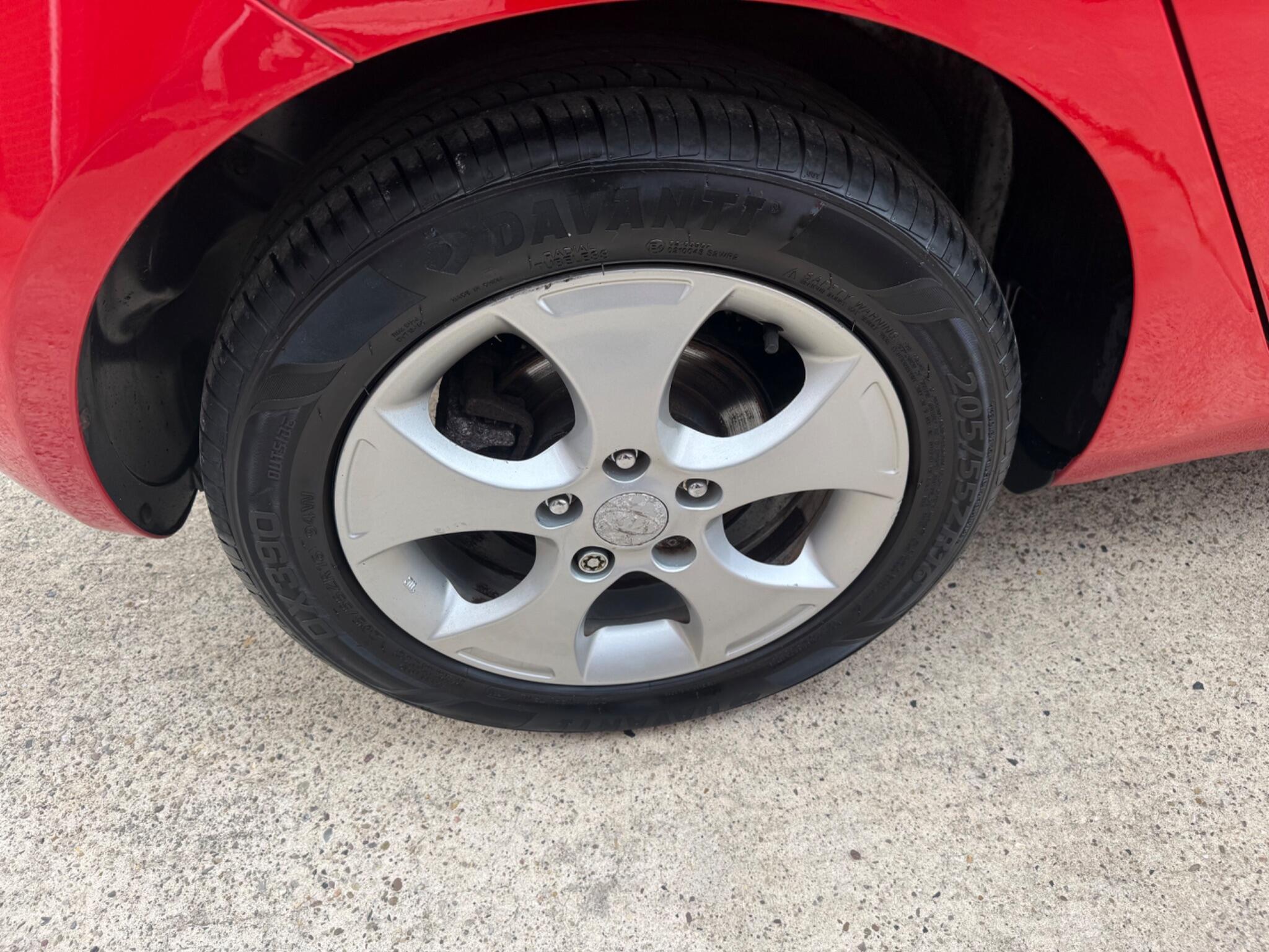 Kia Venga view 34