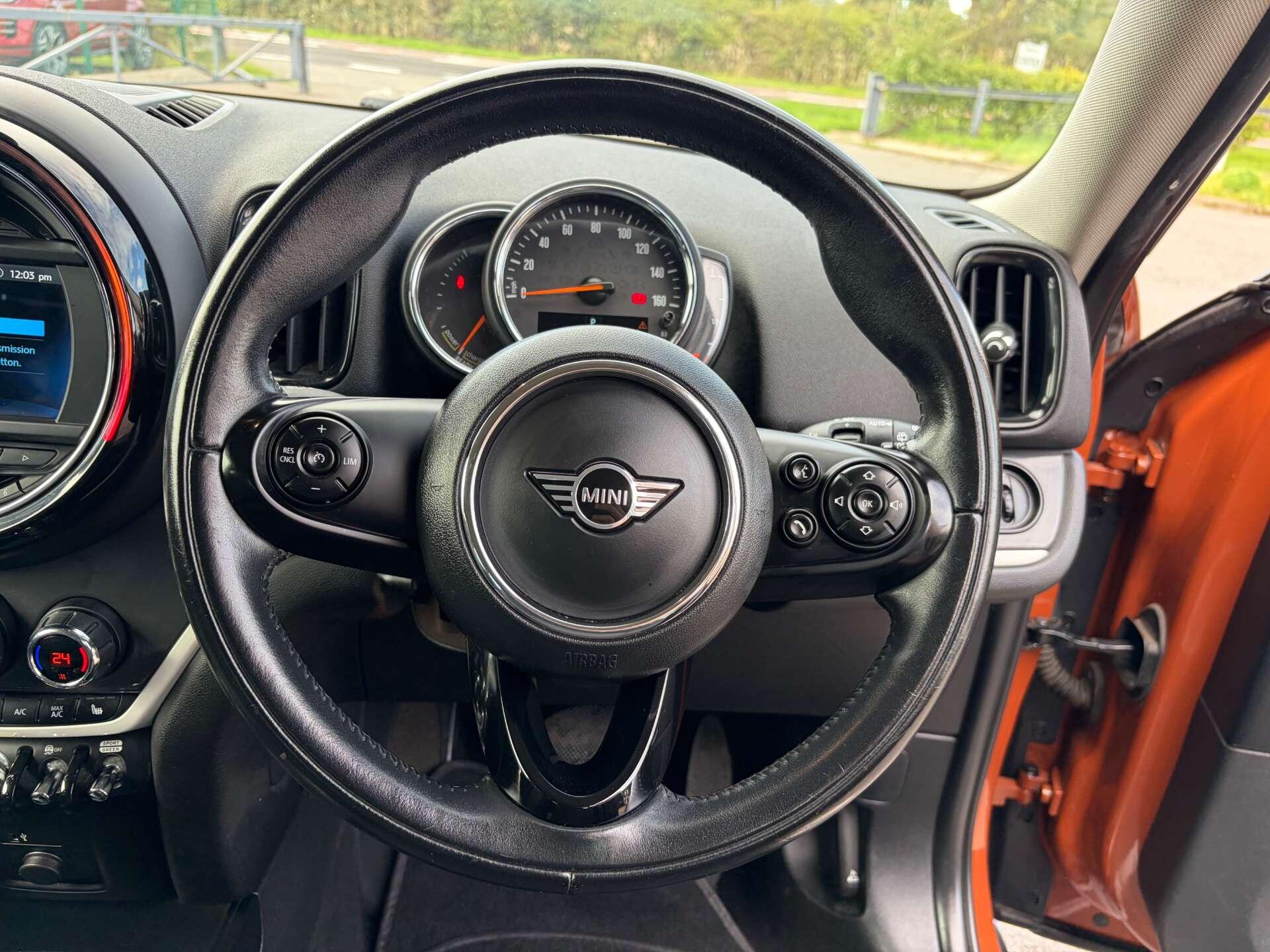 Mini Countryman view 38