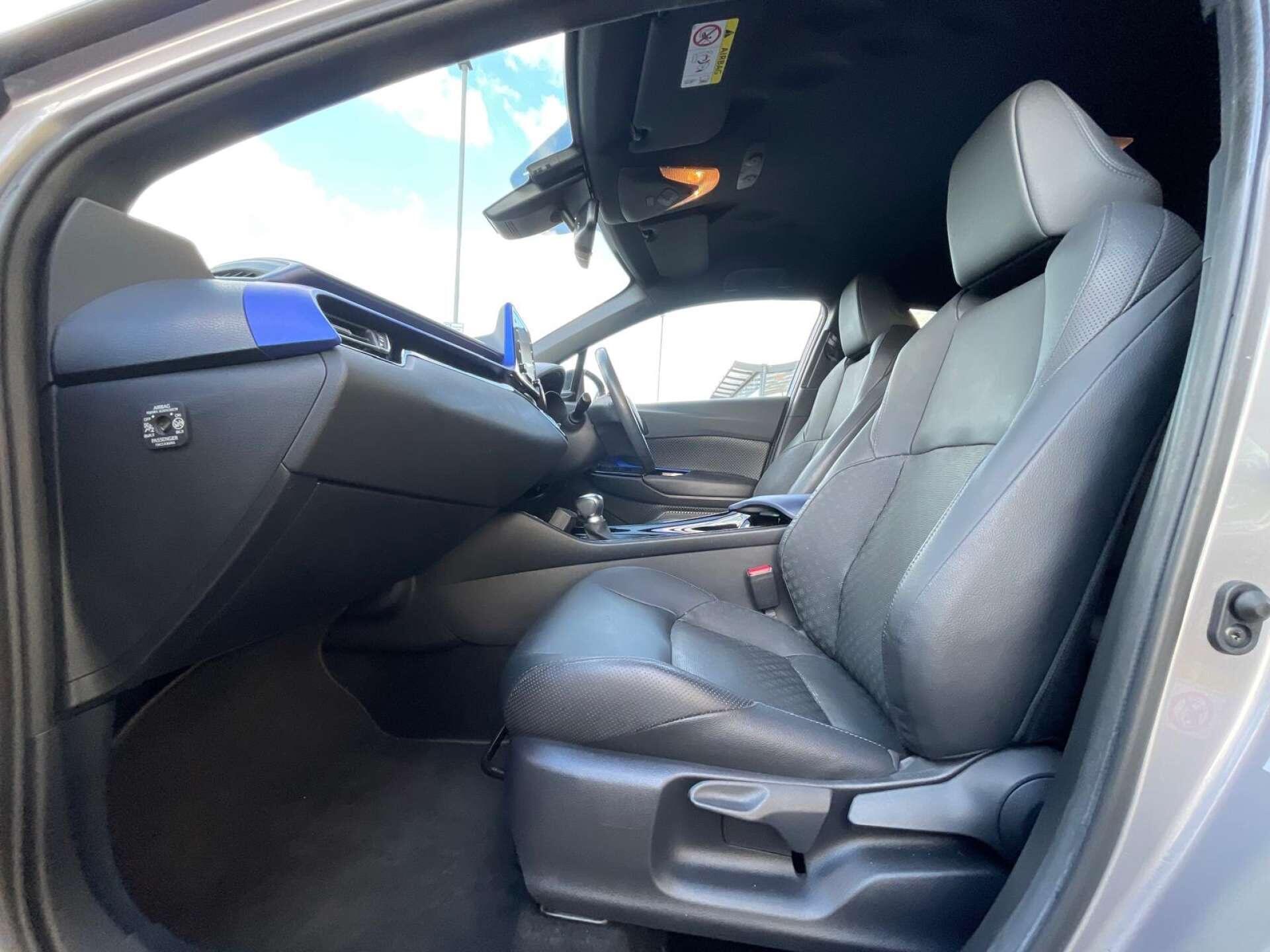 Toyota C-HR view 35