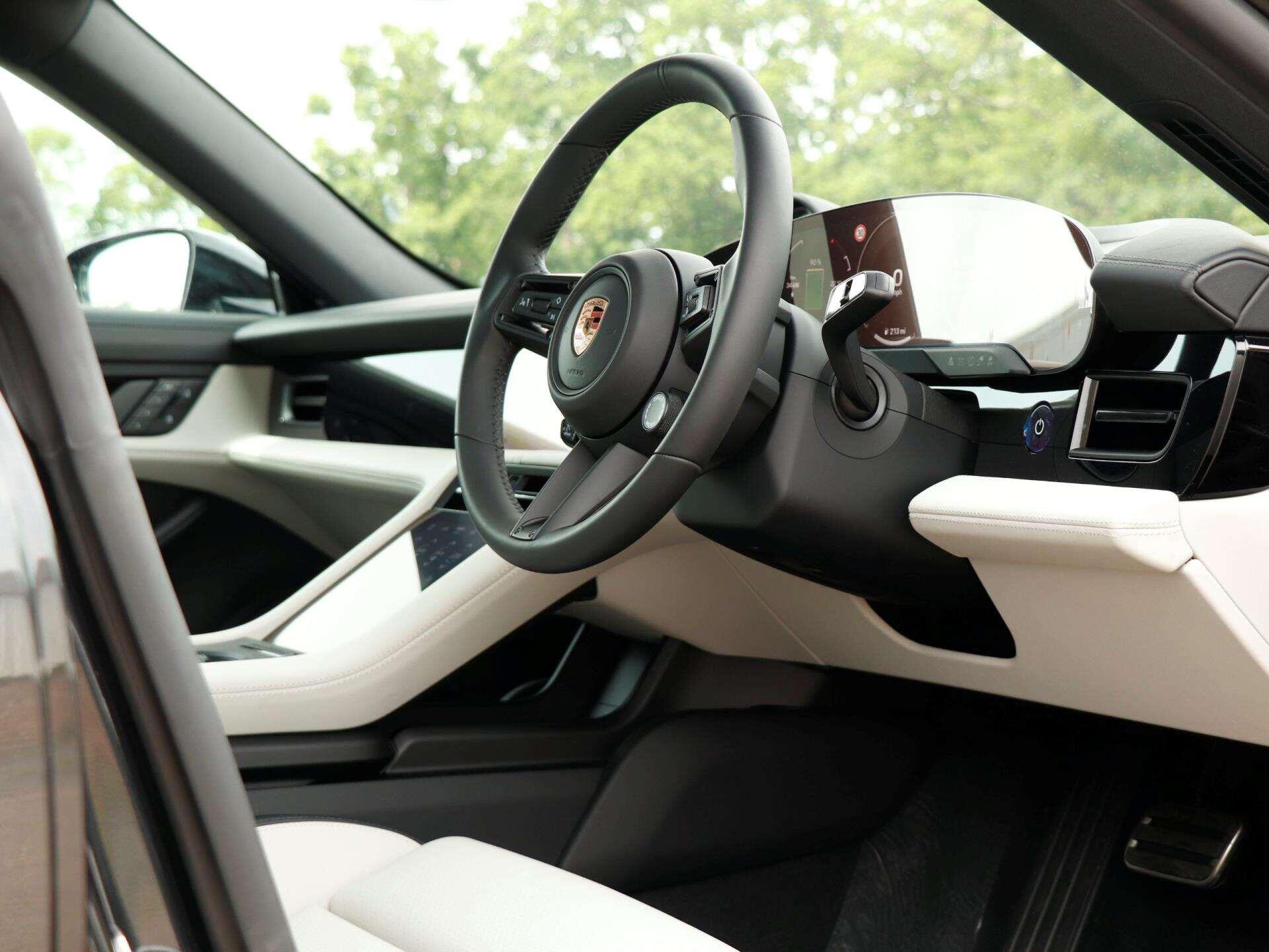 Porsche Taycan view 11