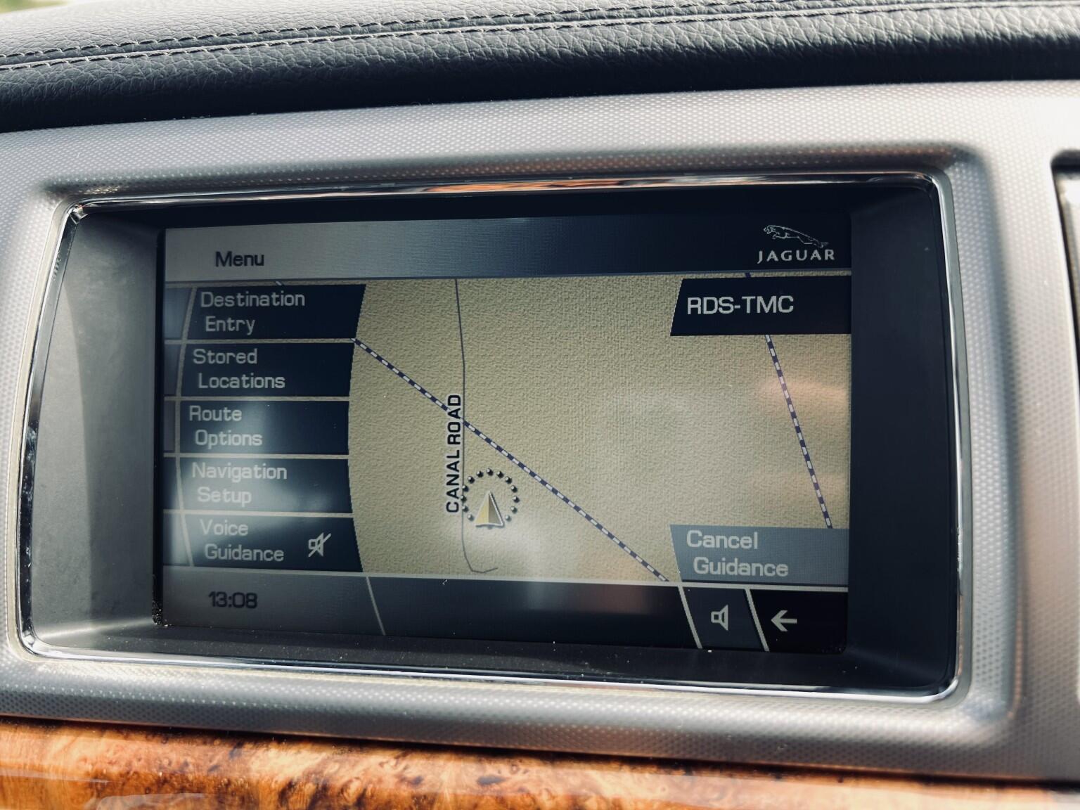 Jaguar XF view 18