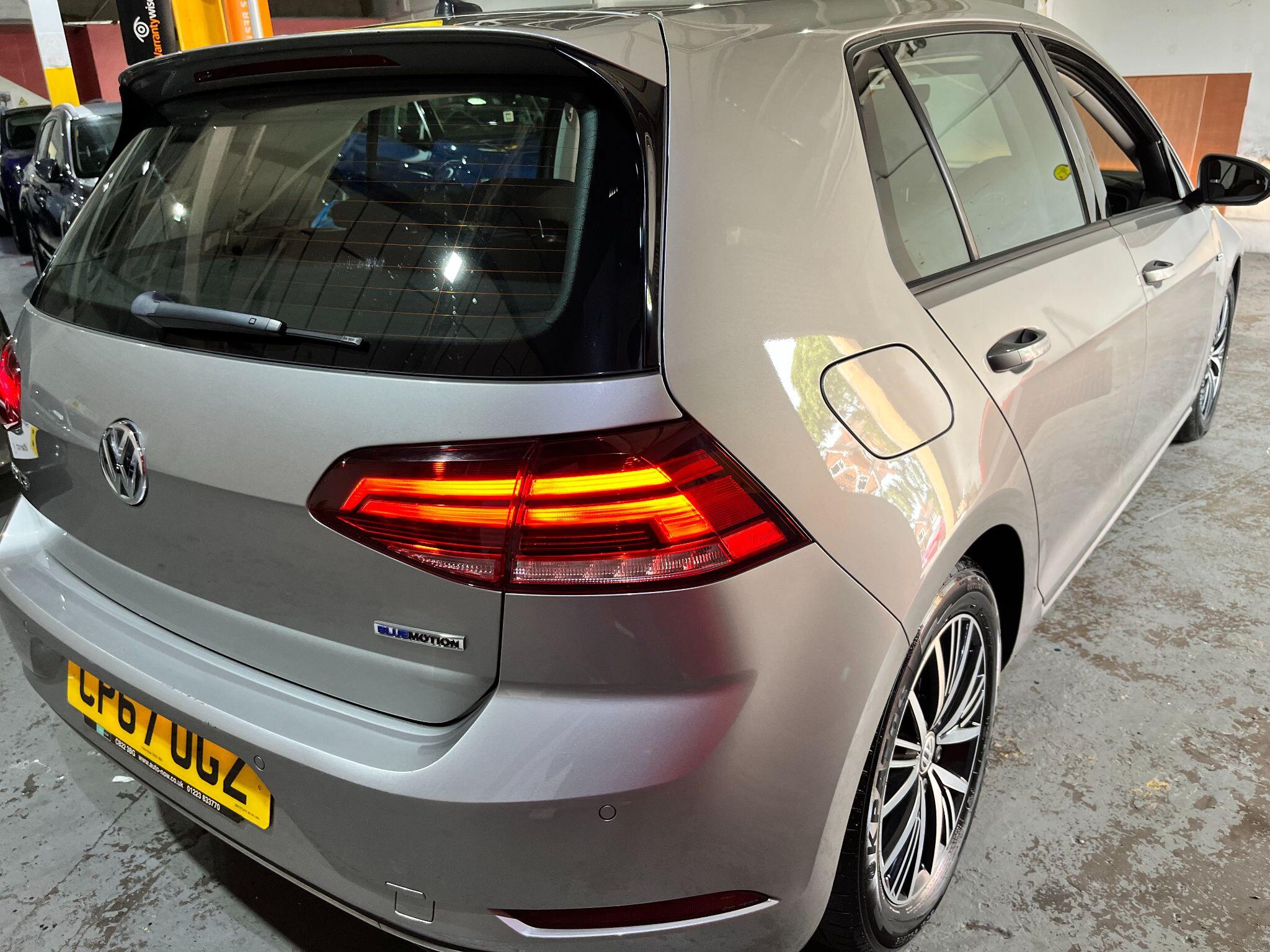 Volkswagen Golf view 8