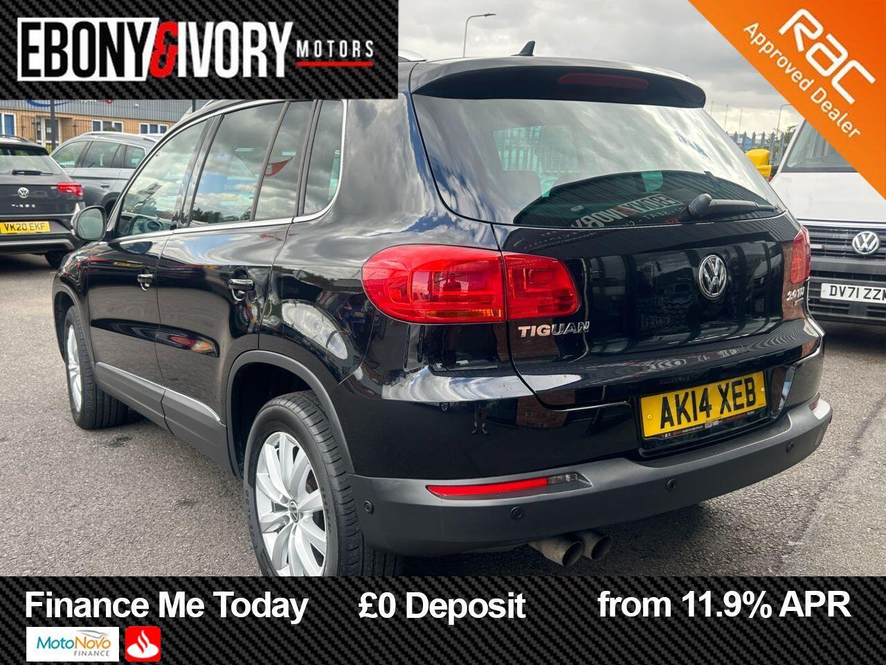 Volkswagen Tiguan view 3