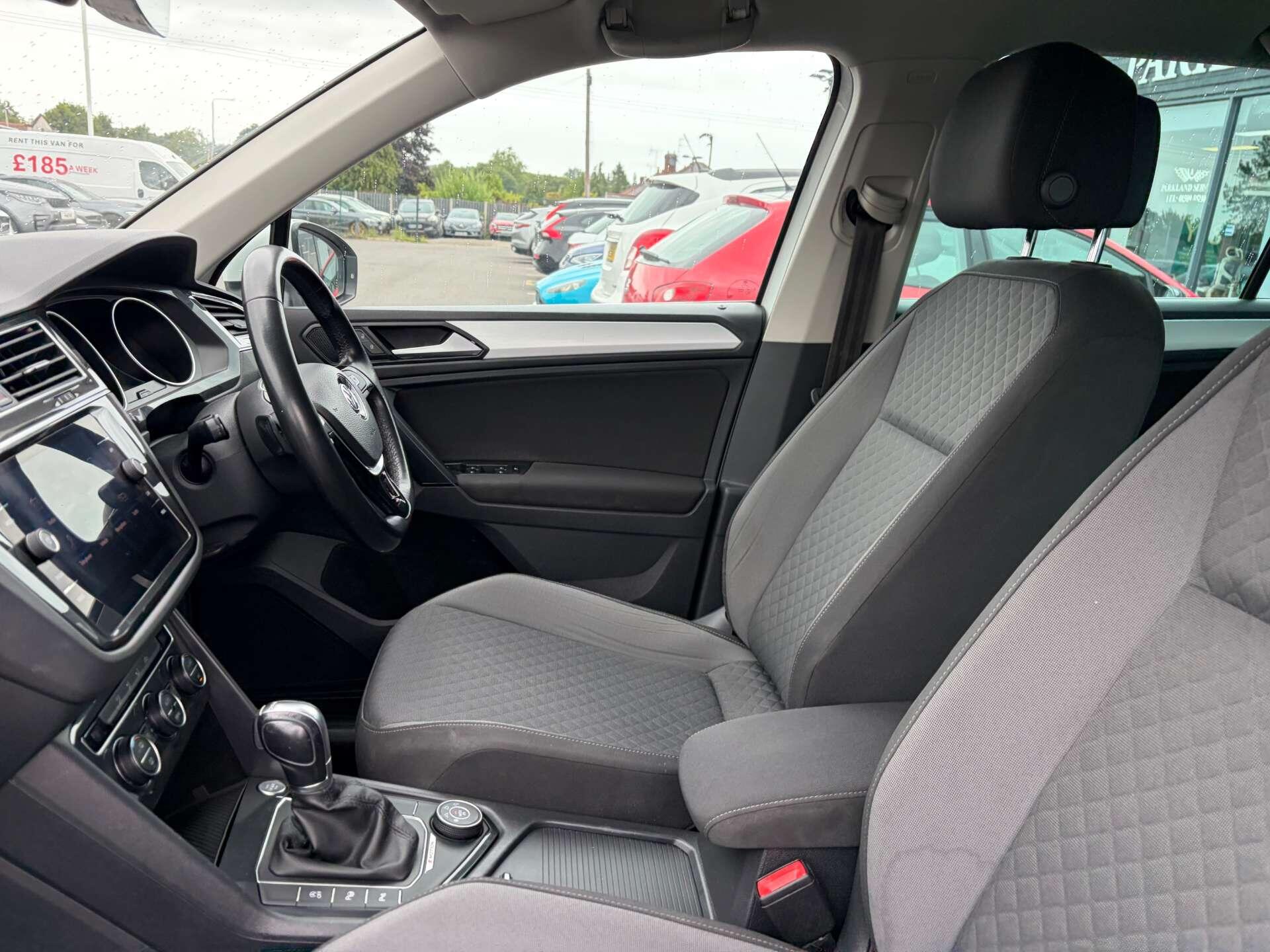 Volkswagen Tiguan view 18