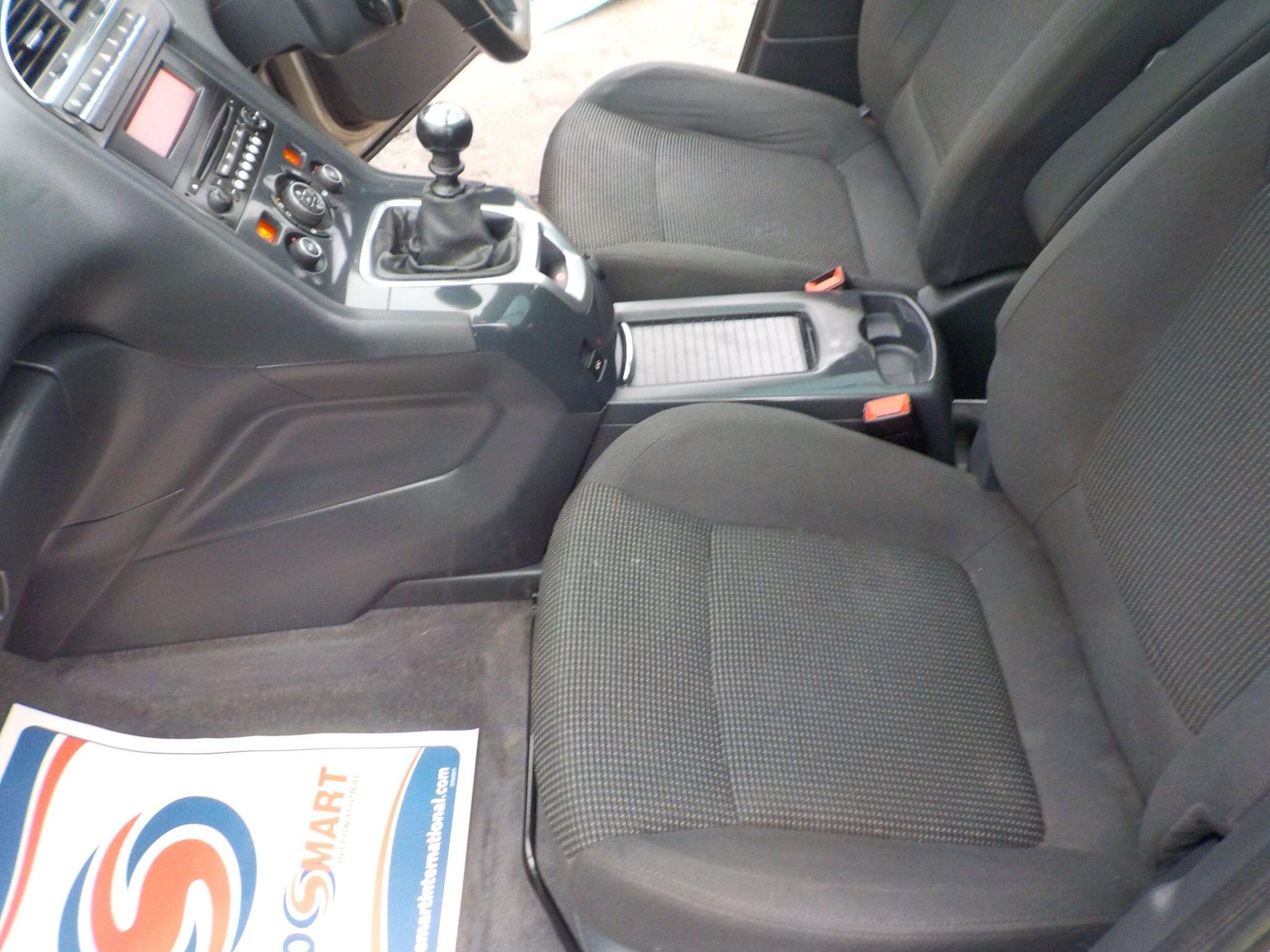 Peugeot 5008 1.6 HDi Allure Euro 5 5dr