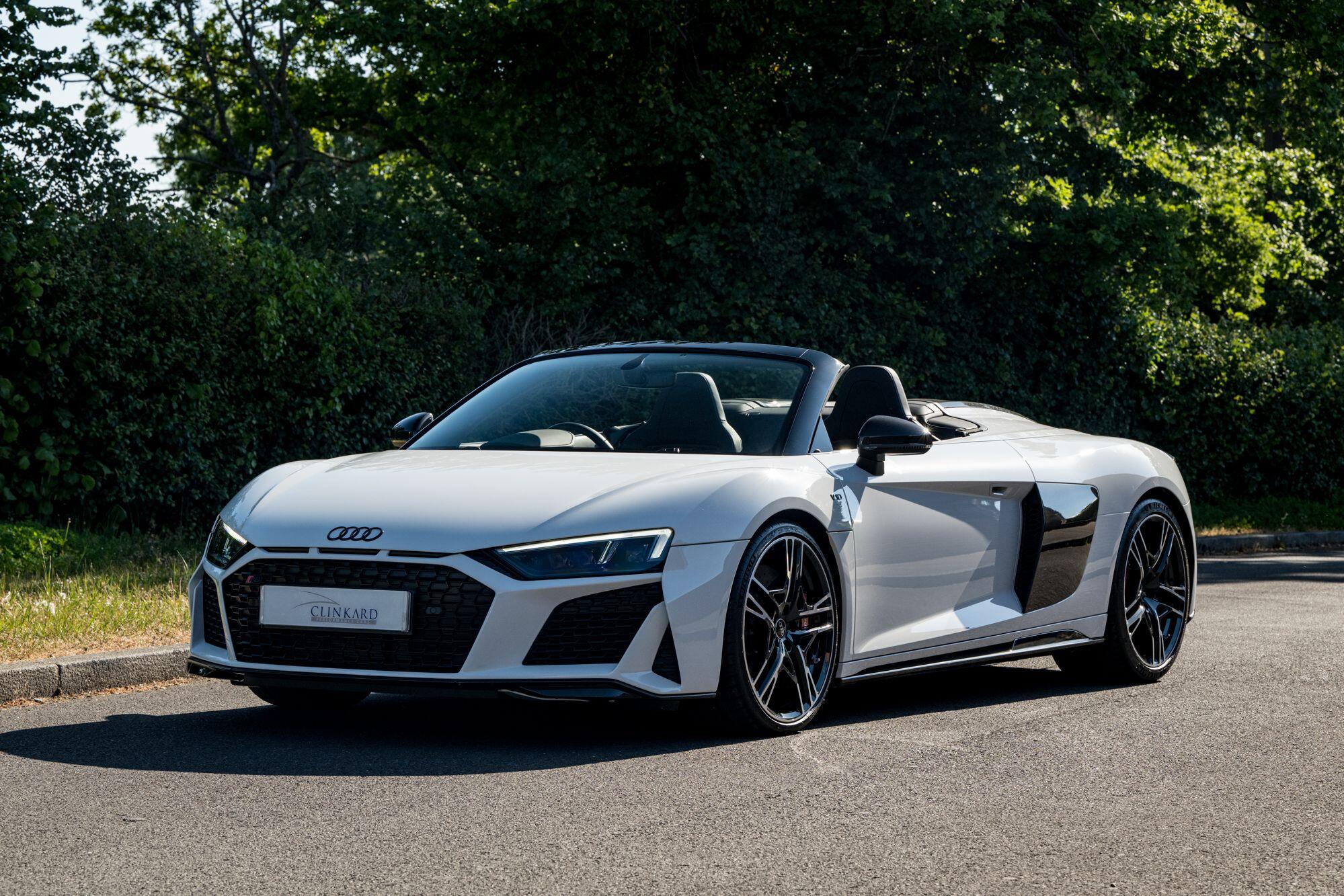 Audi R8 view 6