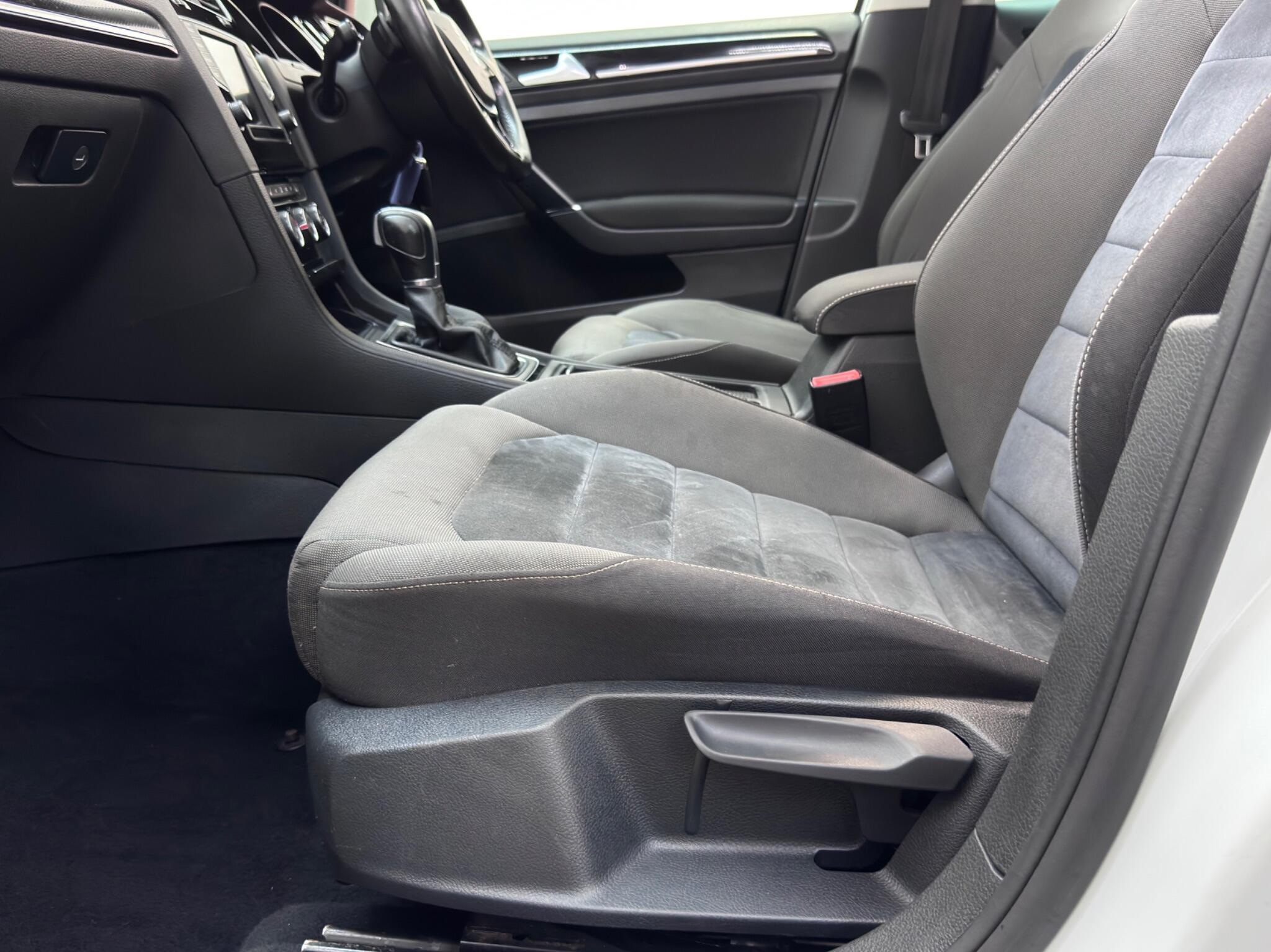 Volkswagen Golf view 53