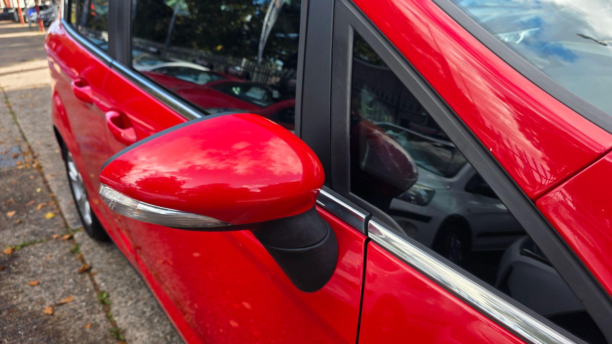Ford B-Max view 8