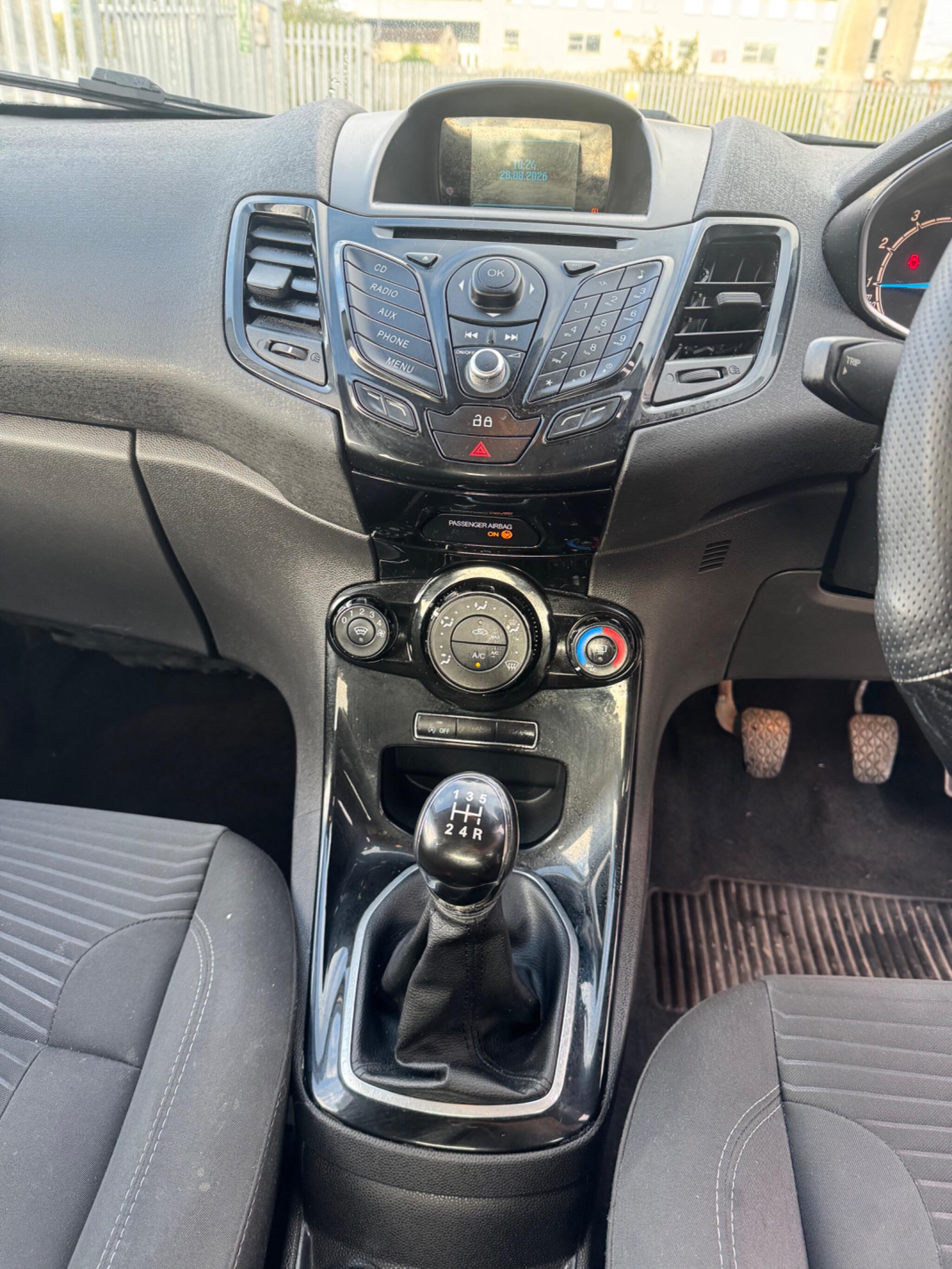 Ford Fiesta view 24
