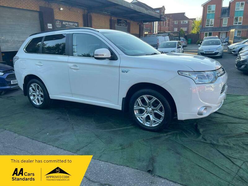 2014 Mitsubishi Outlander image 9