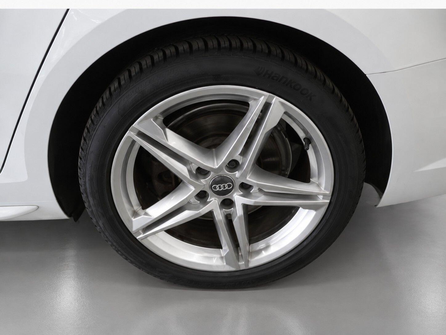 Audi A4 view 62