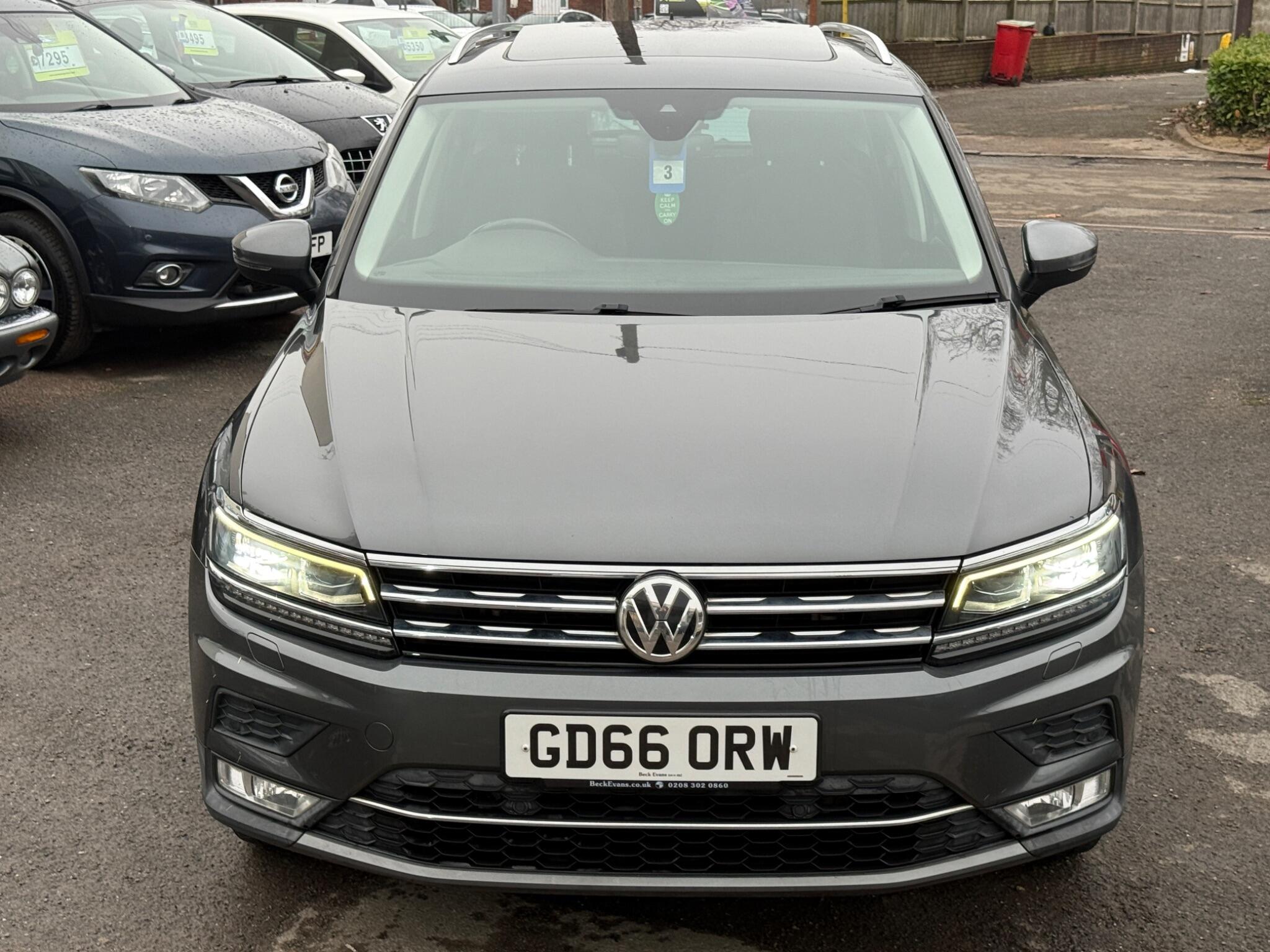 Volkswagen Tiguan - Image 10