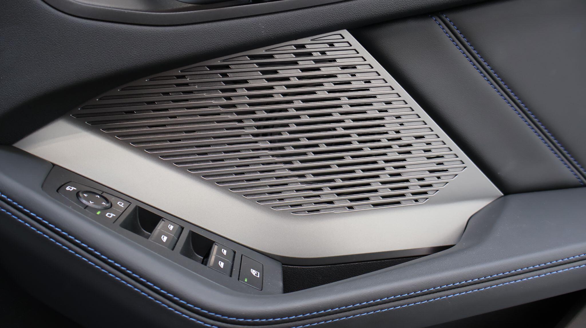 BMW 1 Series view 45