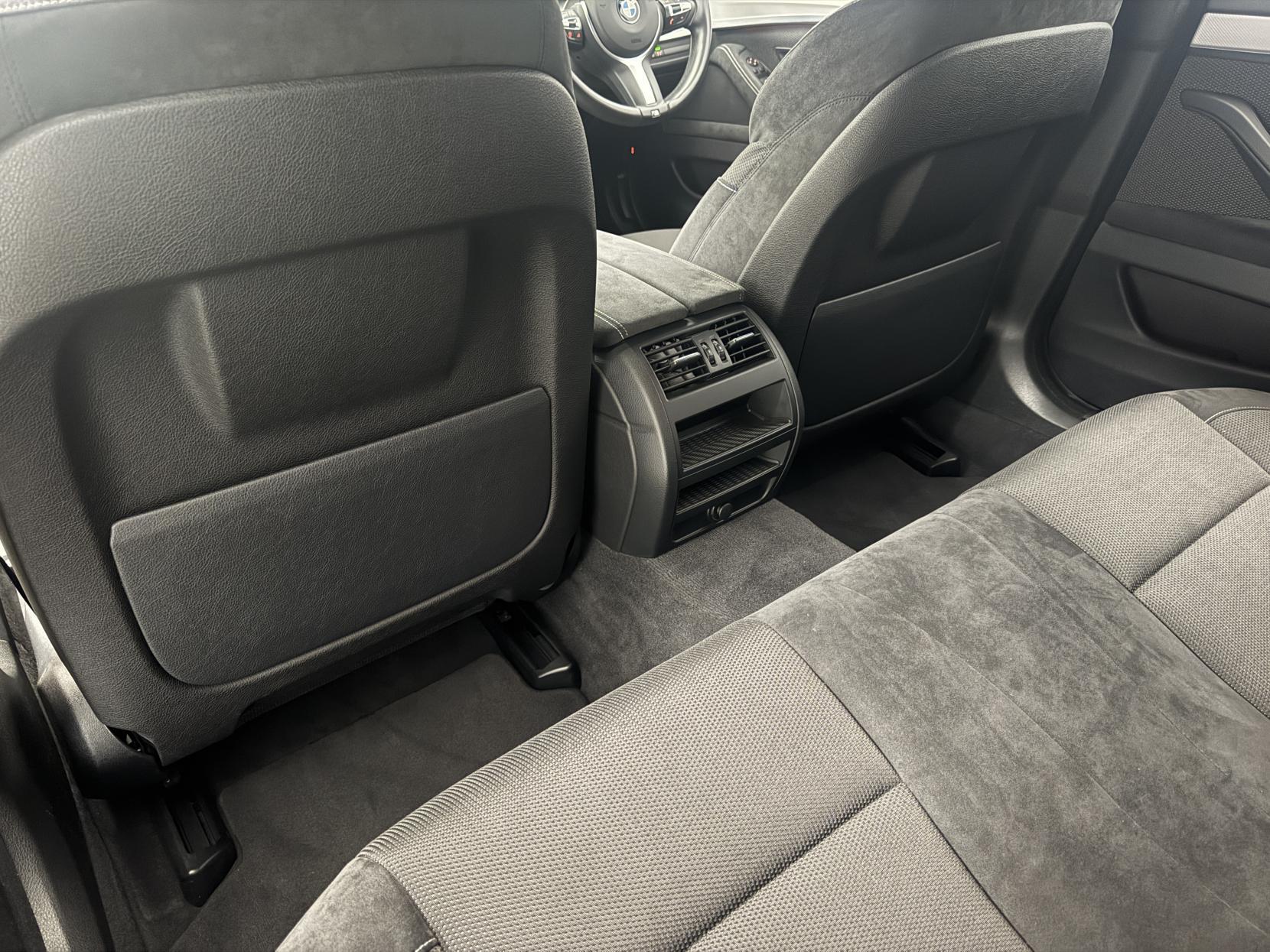 BMW 5 Series view 61