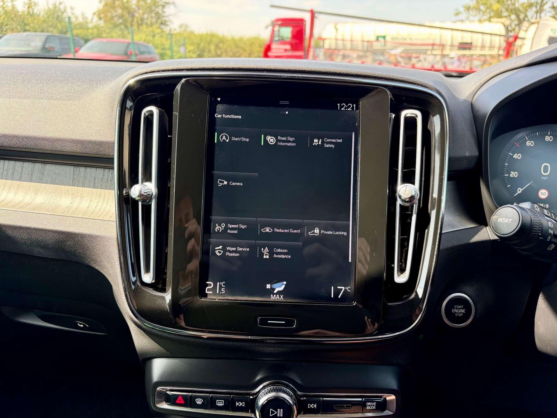 Volvo XC40 view 44