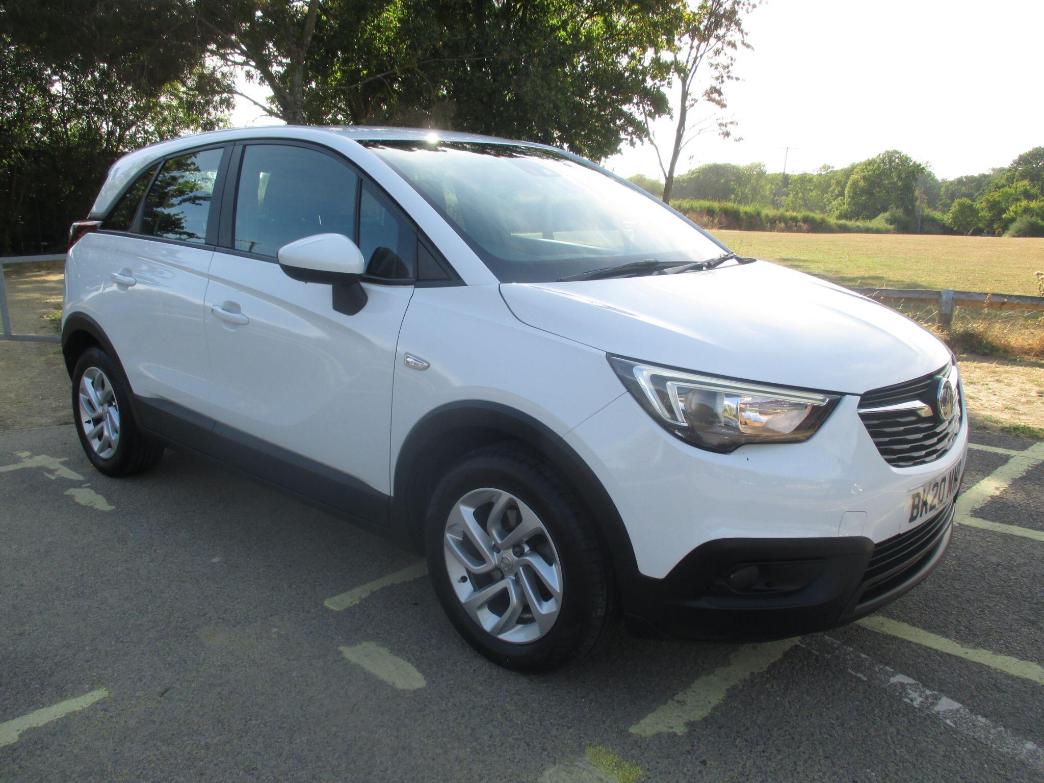 Vauxhall Crossland X view 3