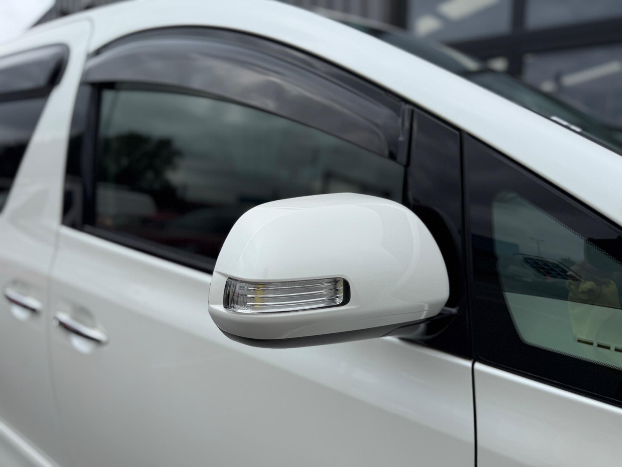 Toyota Vellfire view 36