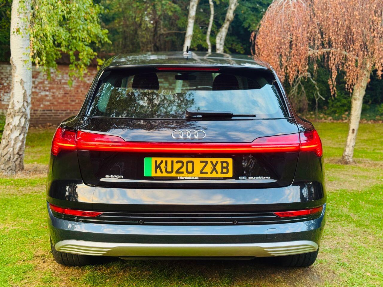 Audi e-tron view 11