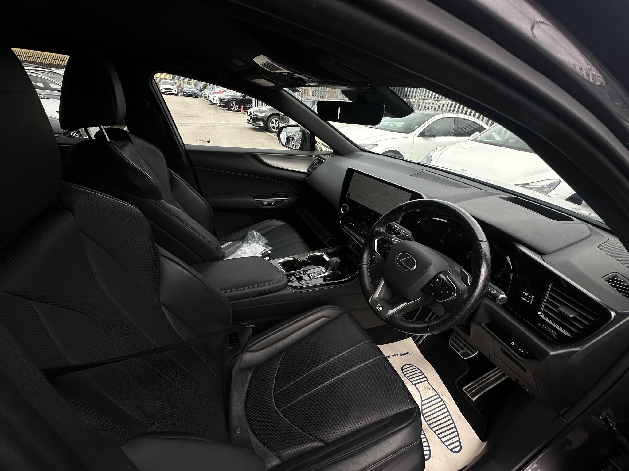 Lexus NX view 13