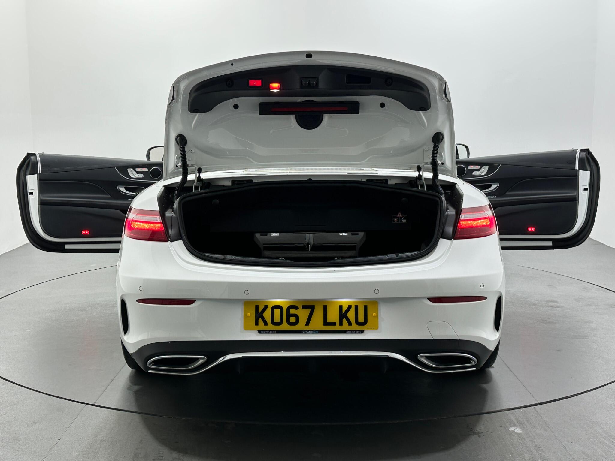 Mercedes-Benz E-Class view 43