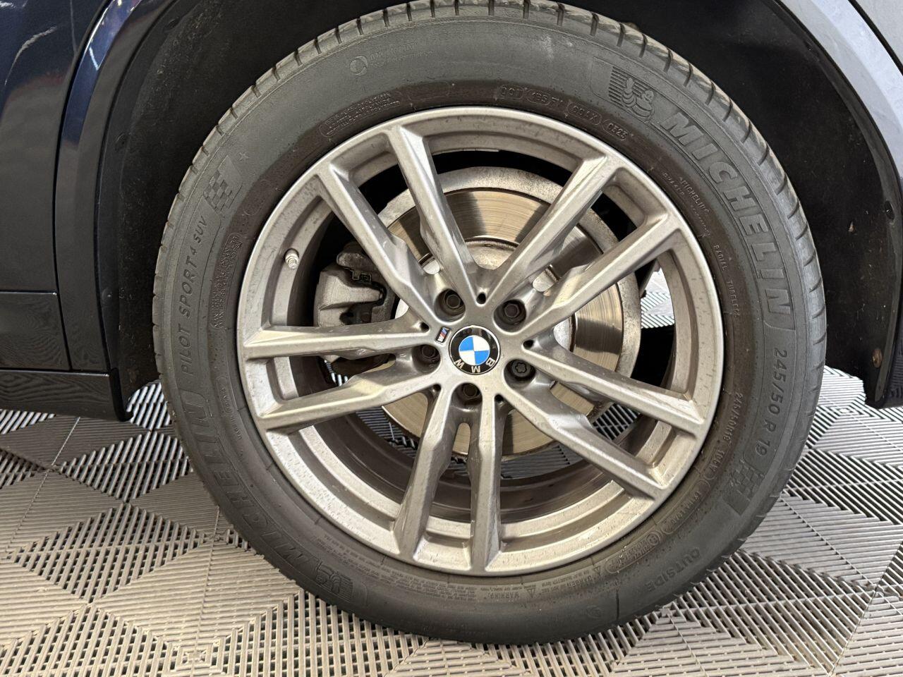 BMW X3 view 21